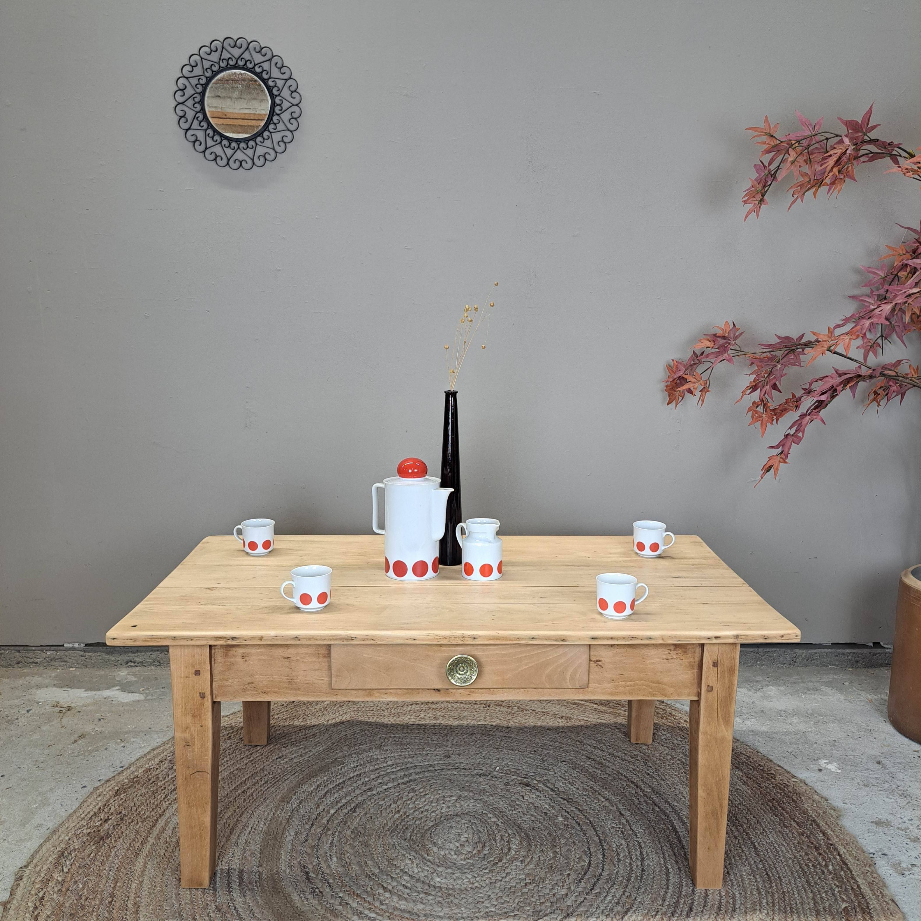 COFFEE TABLE