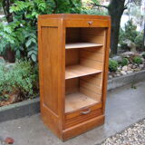 Workbook with curtain in oak