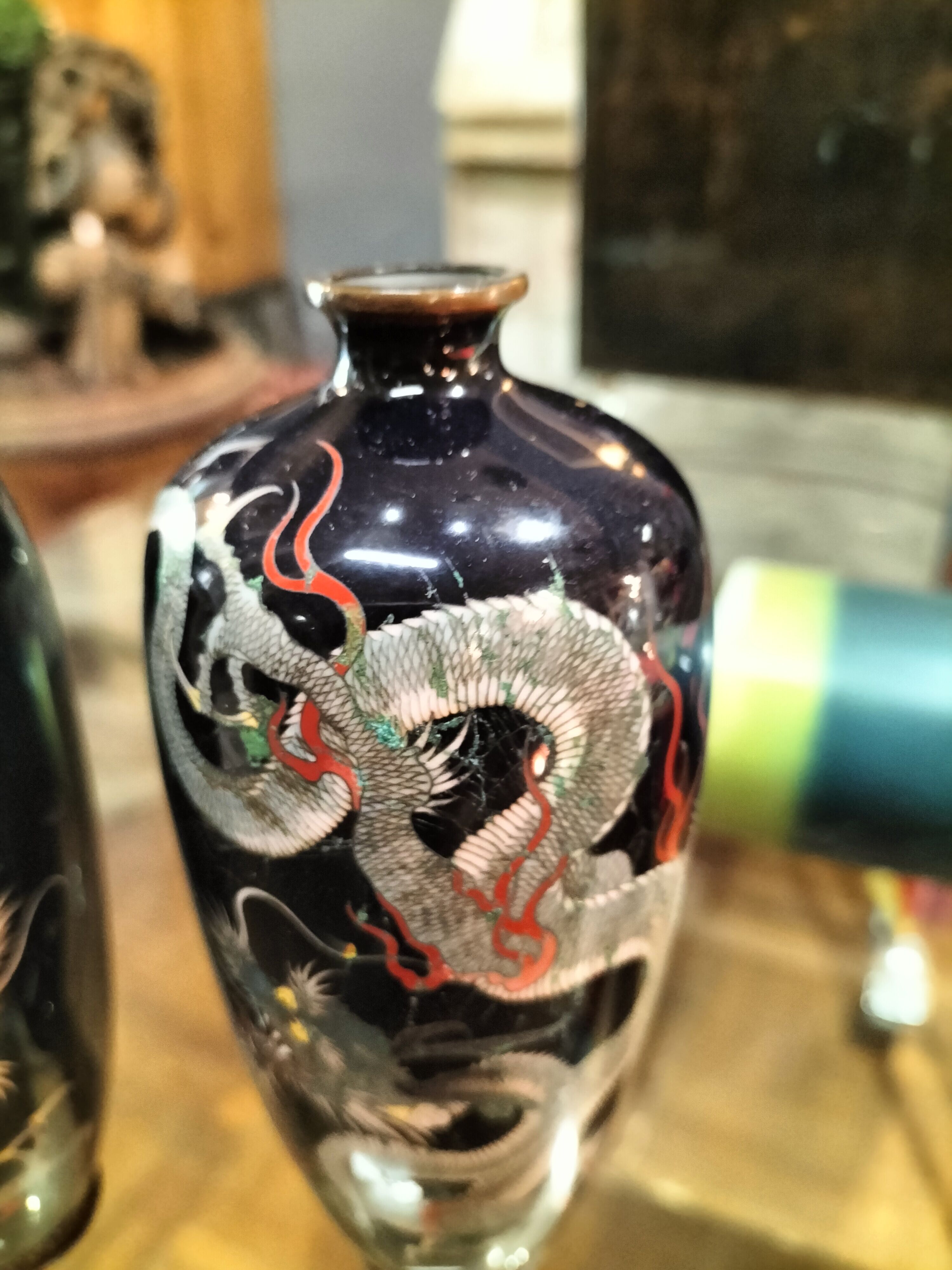 Paire de vases japonais émaillés