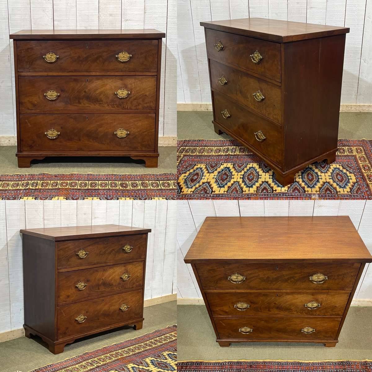 English commode with 3 drawers from the 19th century in mahogany.
