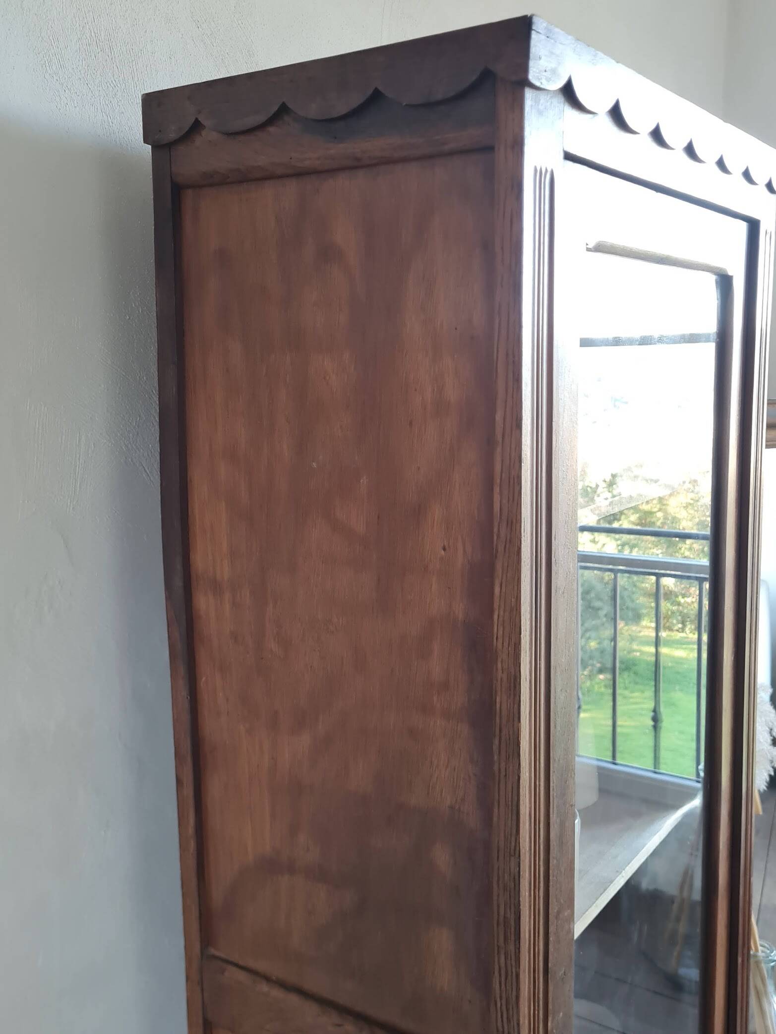 Glass-fronted Parisian wardrobe