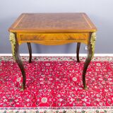 Table française de style Louis XV avec supports en bronze