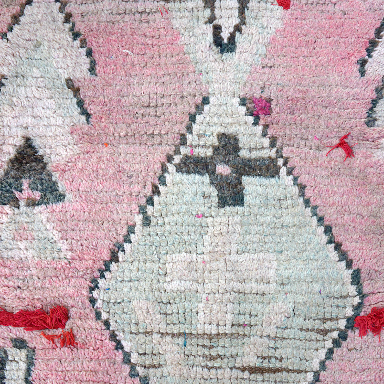 Vintage moroccan boujad rug, original pink pastel toned berber