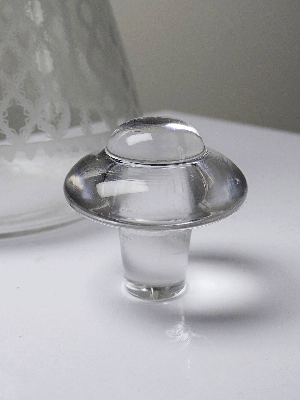 Engraved crystal carafe model "Alhambra" Baccarat from the years 1900-1920.