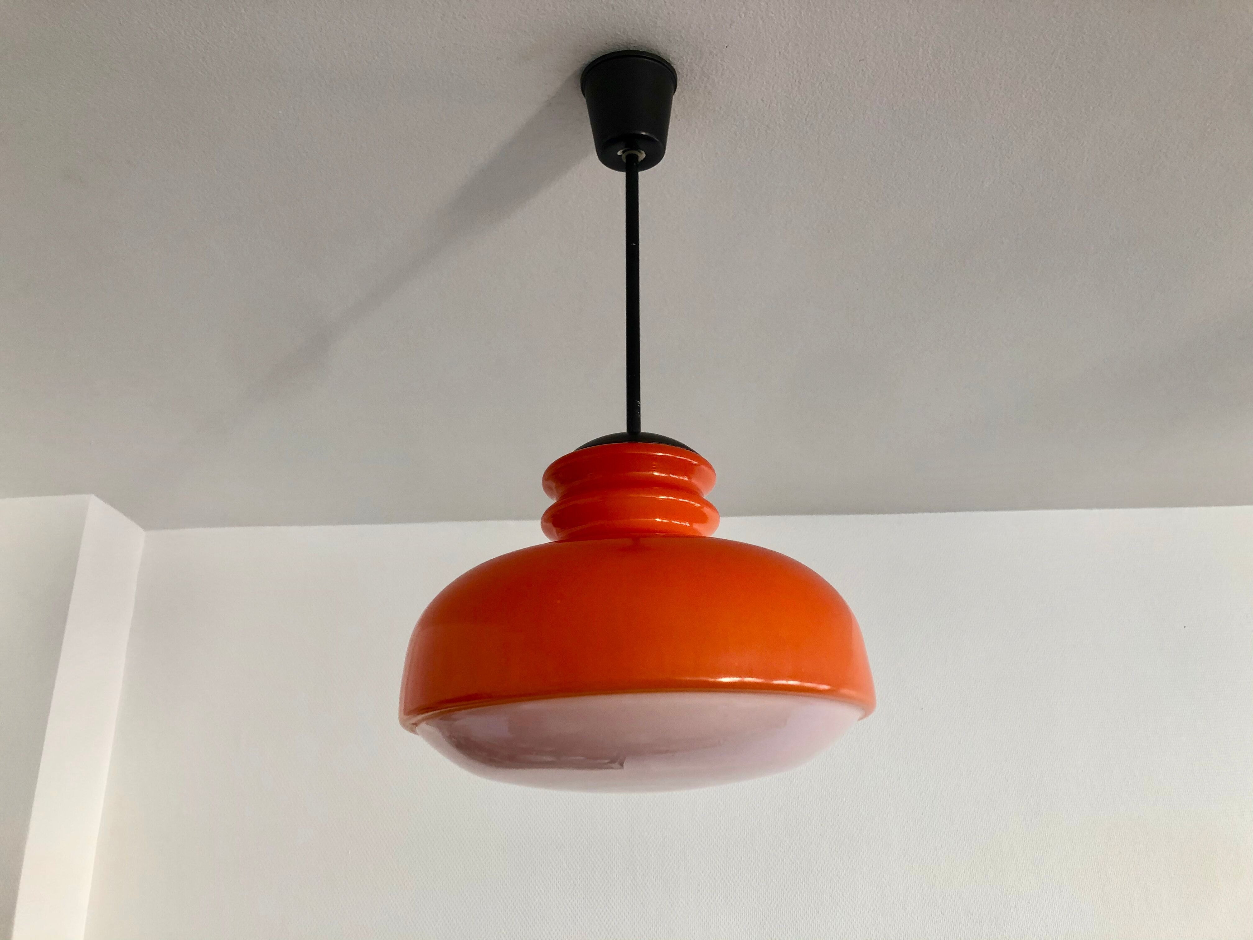 Orange opaline suspension