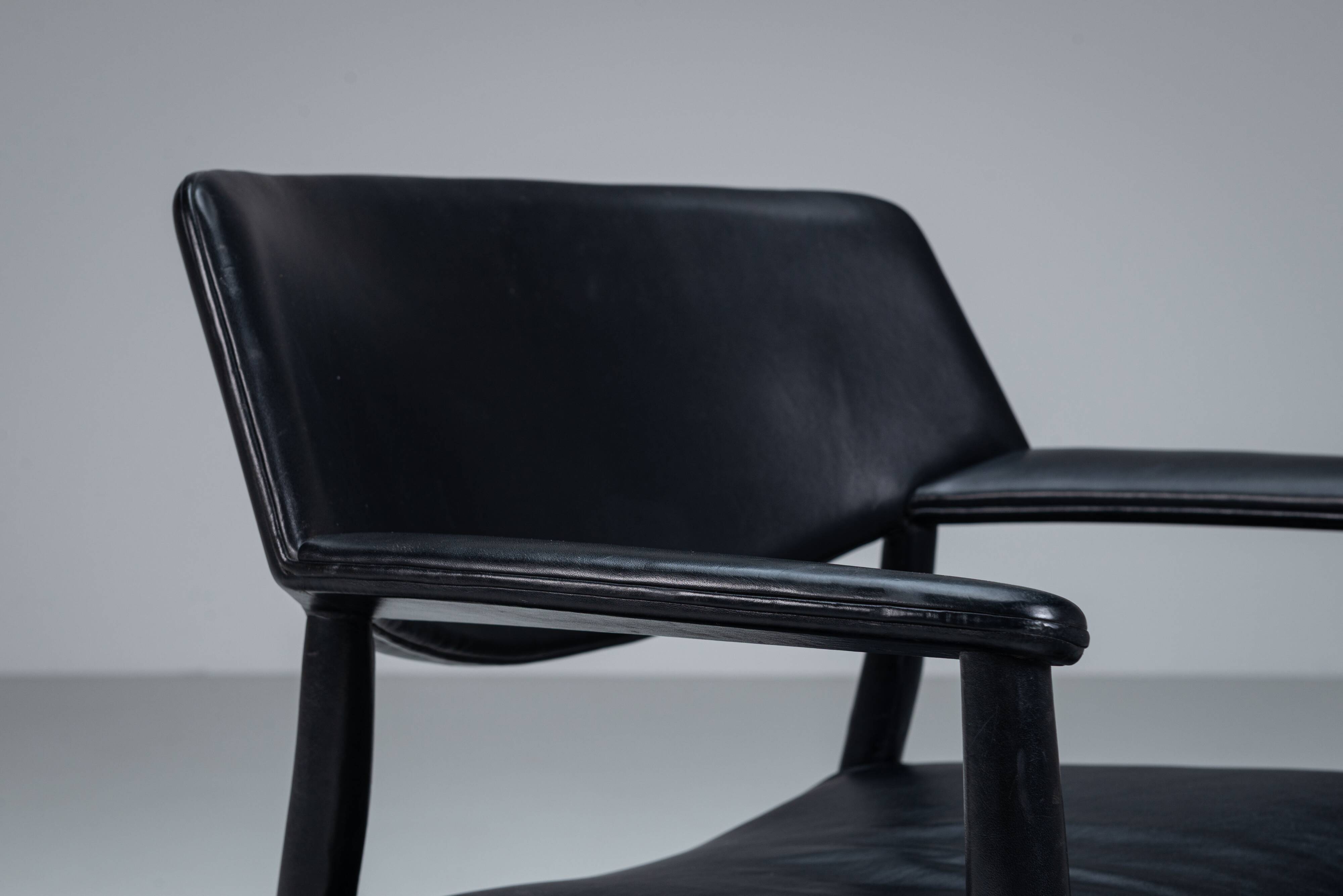 Mid-century armchair designed by Ejnar Larsen & Aksel Bender Madsen for Wil