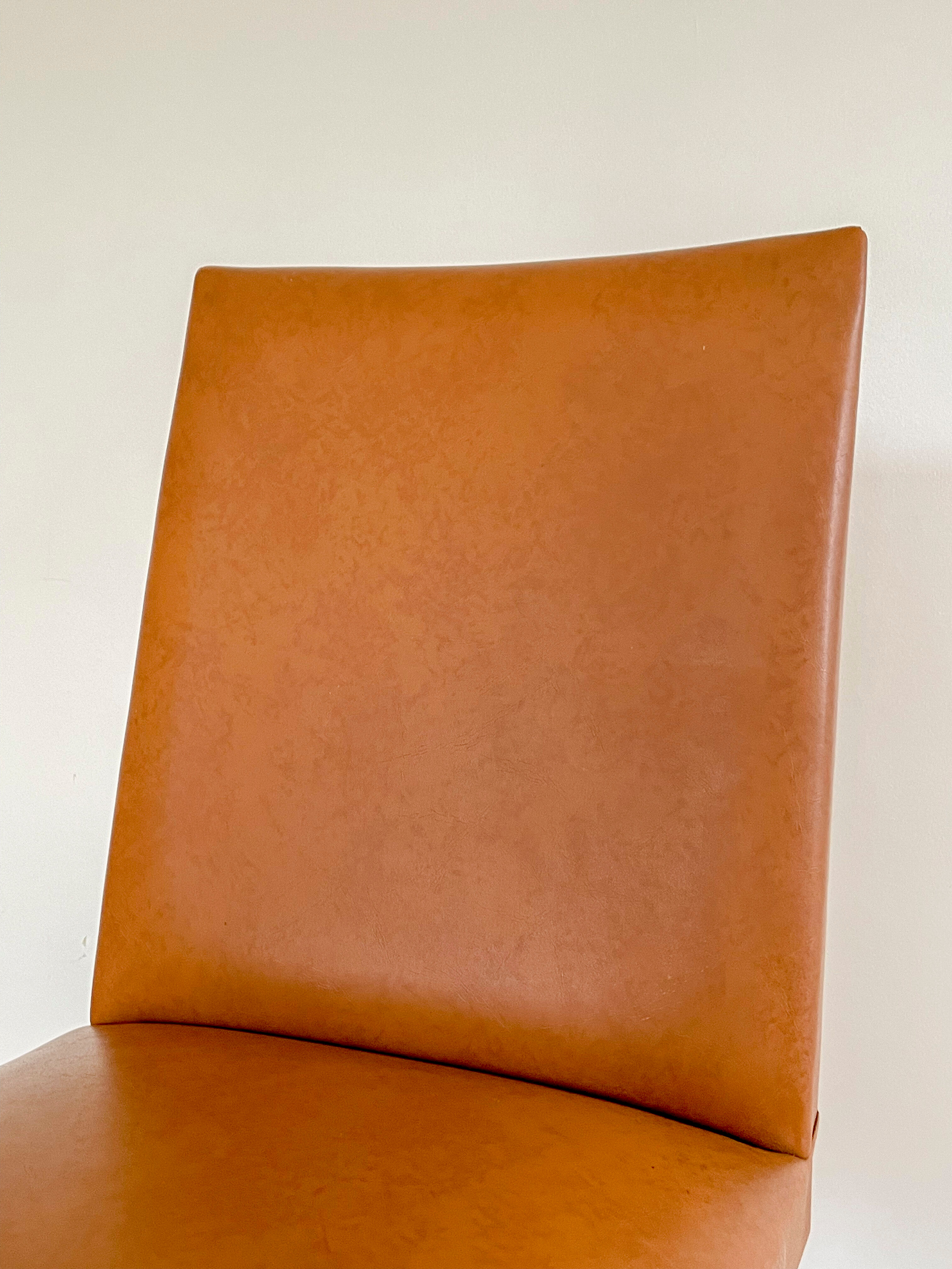 Set of 6 brown skaï chairs and black metal, 1960