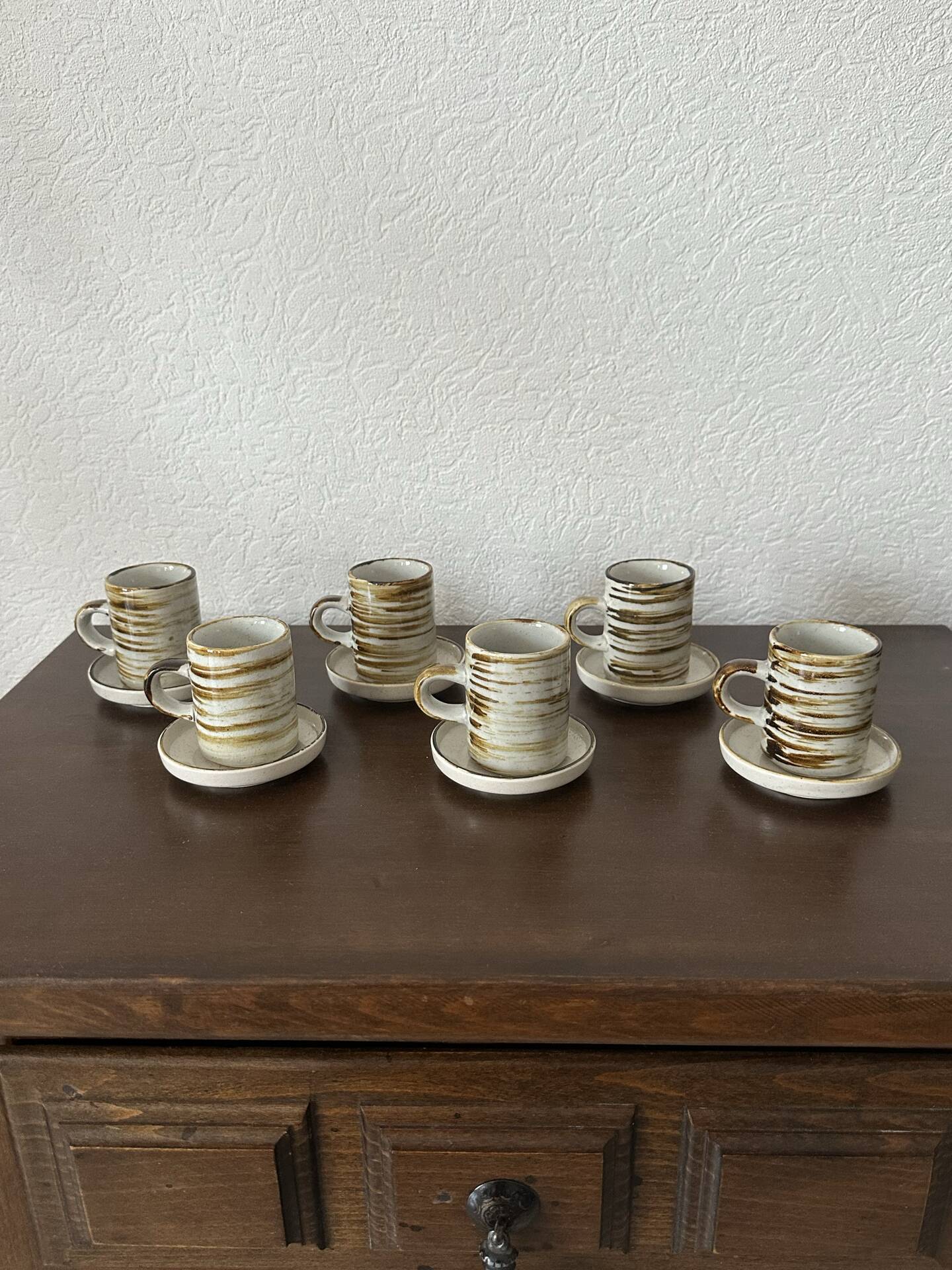 Set of 6 vintage glazed stoneware cups and saucers from the 1950s, new.