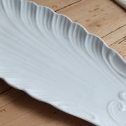 Grand plat de service coquillage XXL vintage porcelaine blanche