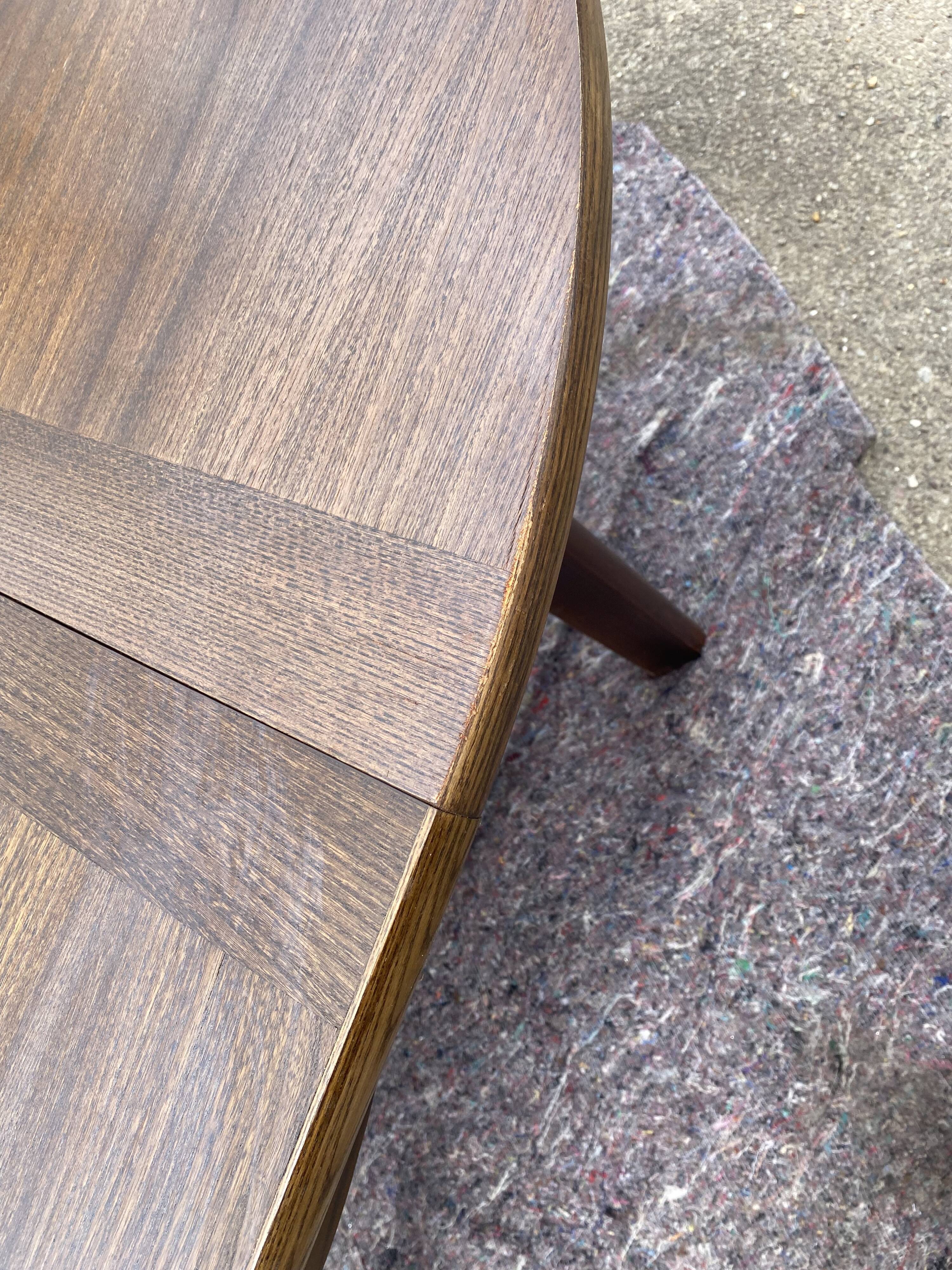 Vintage extendable dining table