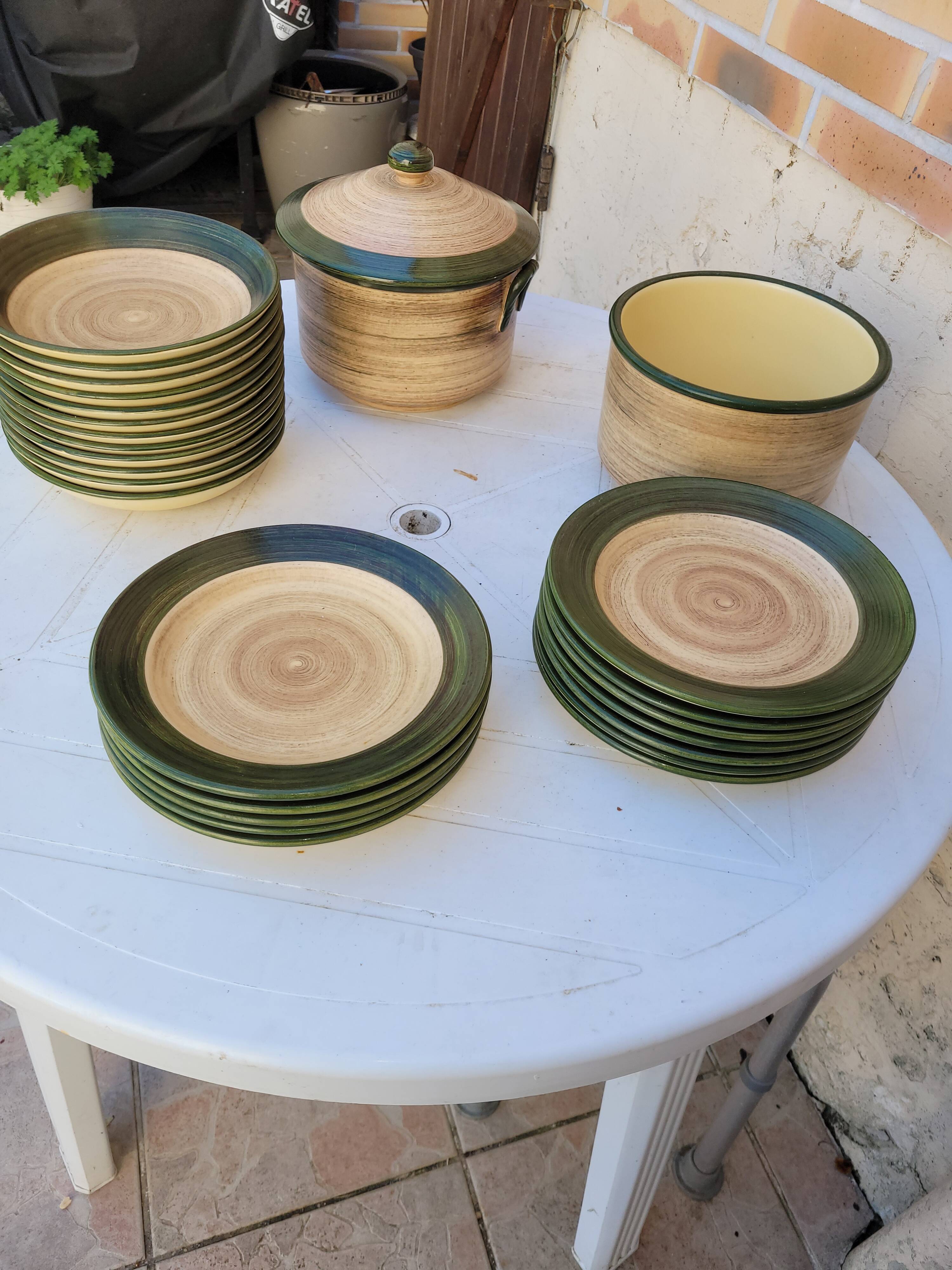 Saint Clément service sold as a set.