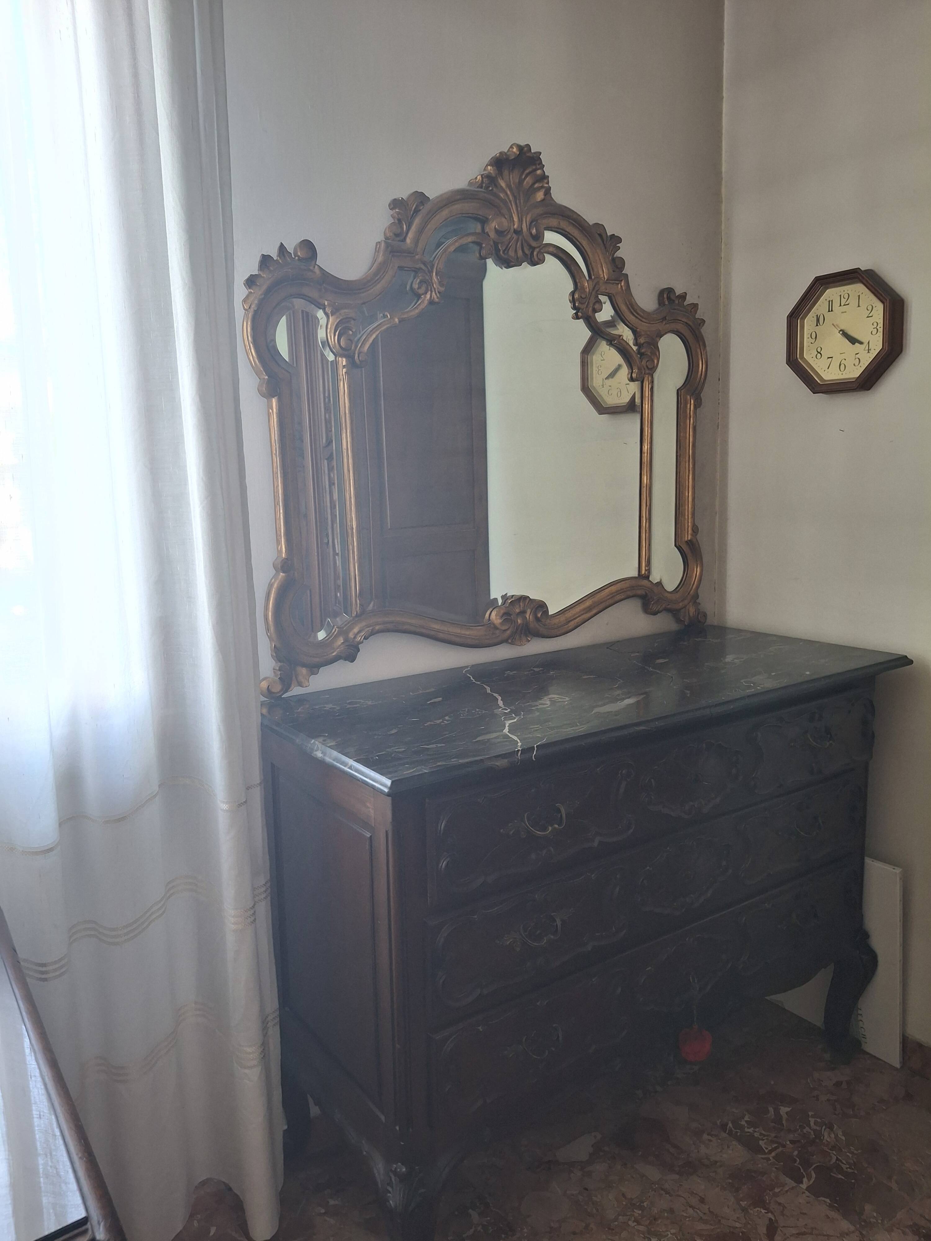 Commode italienne en bois avec miroir, années 1960