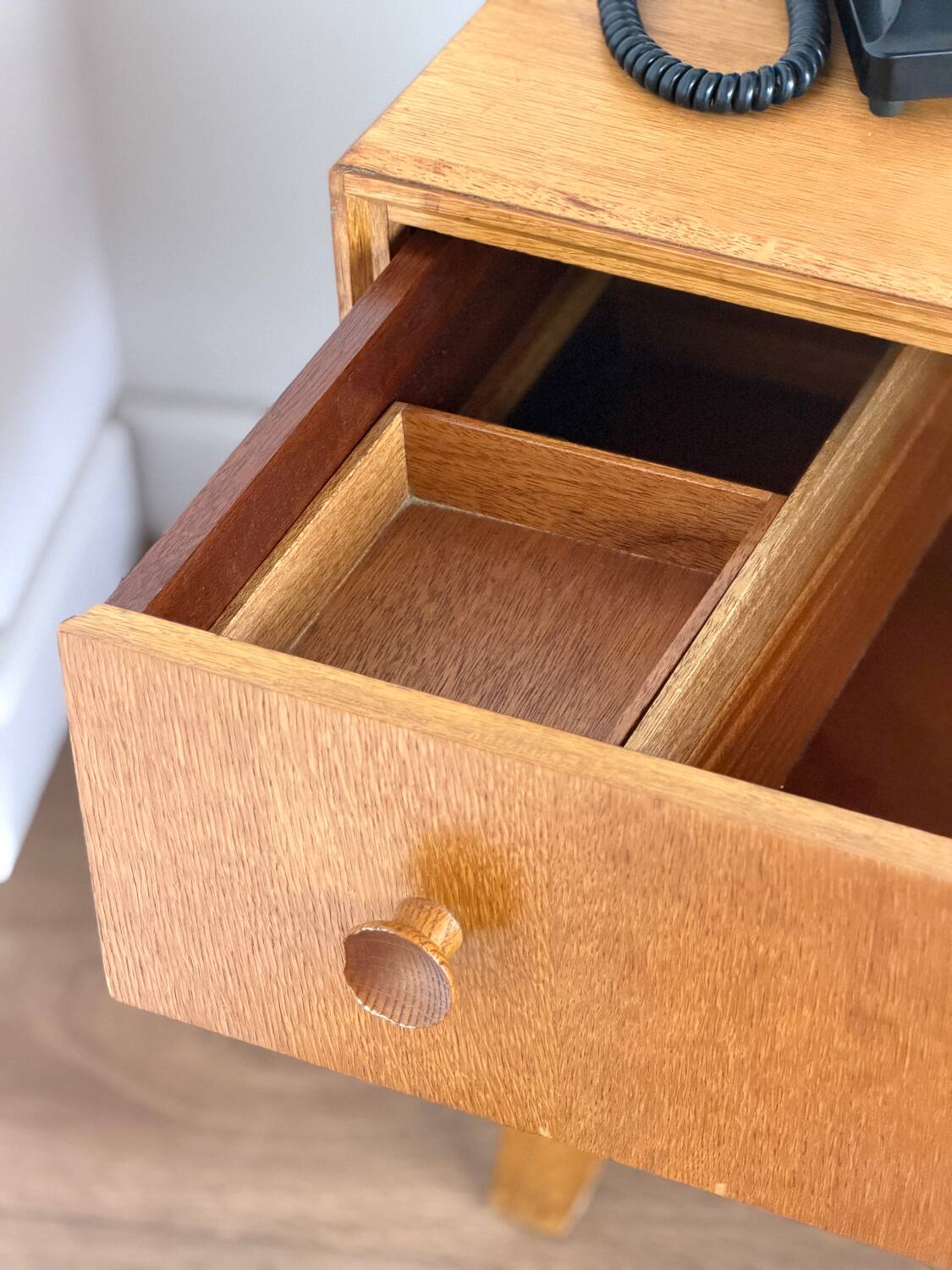 Meuble d’entrée vintage Meredew – années 50/60