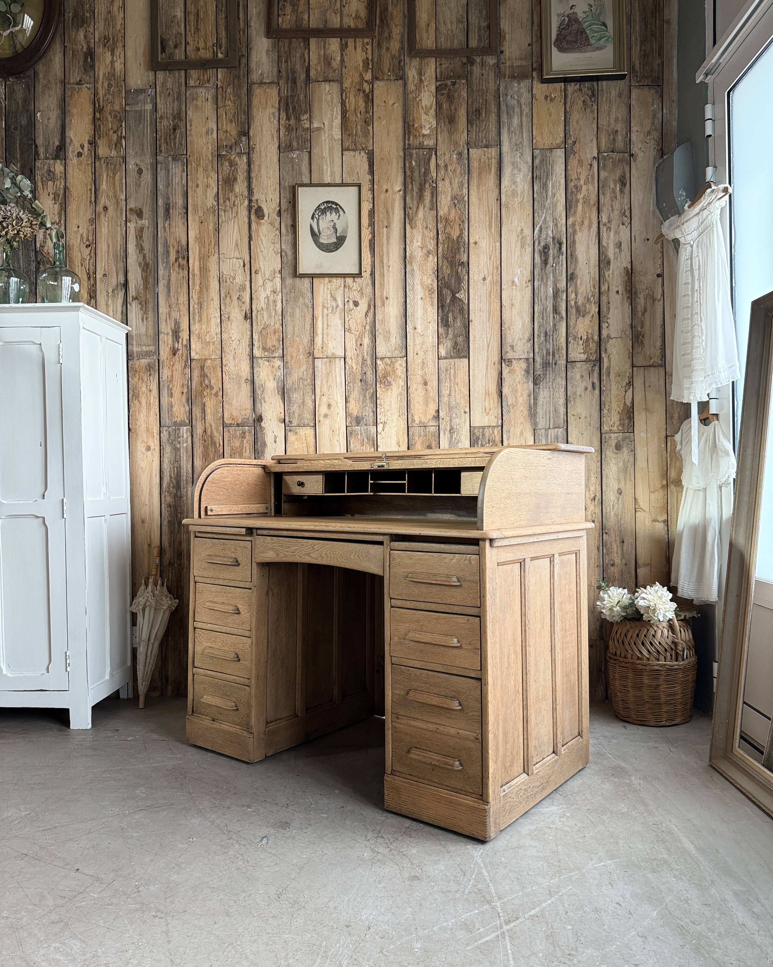 American oak cylinder desk (renovated)
