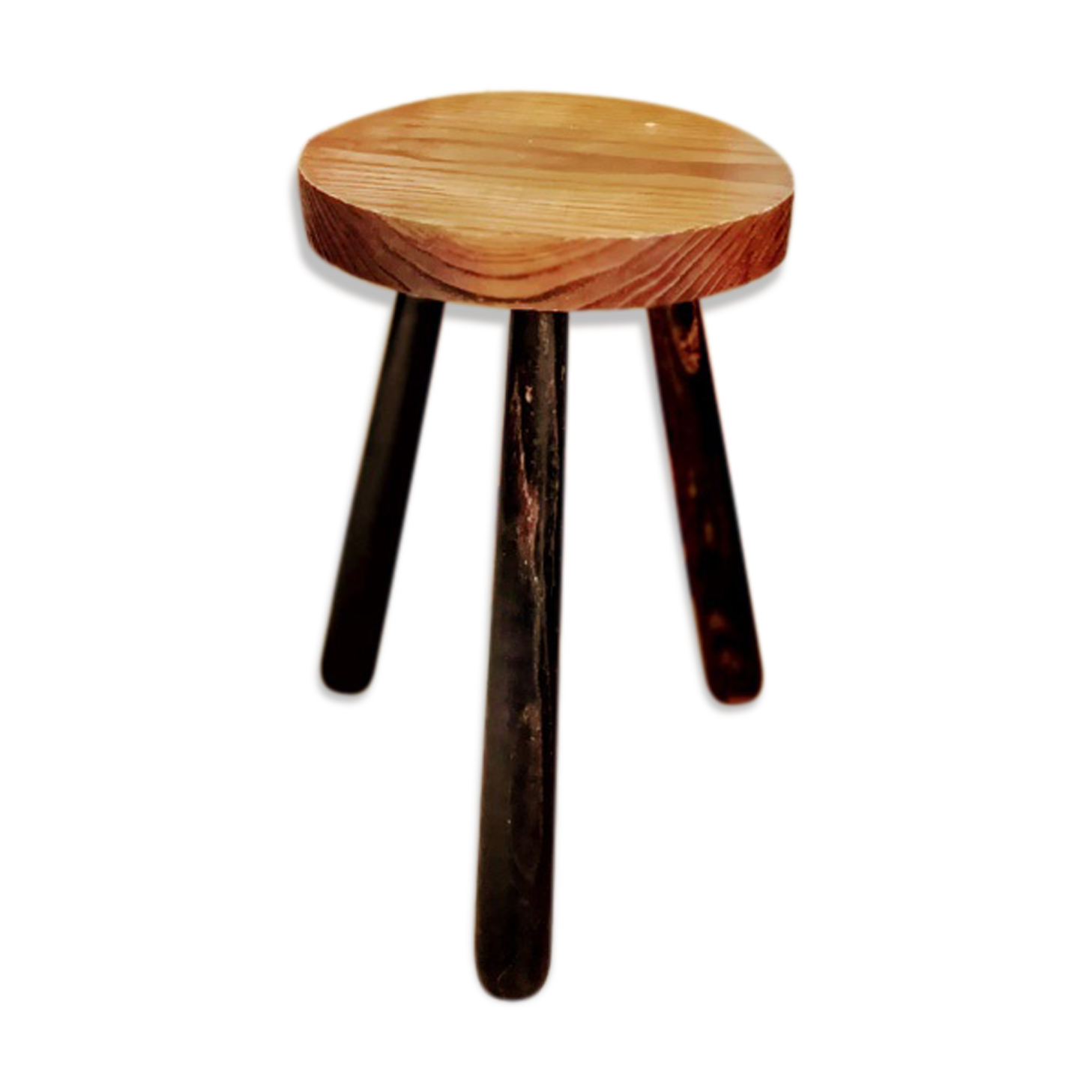 Farm tripod stool