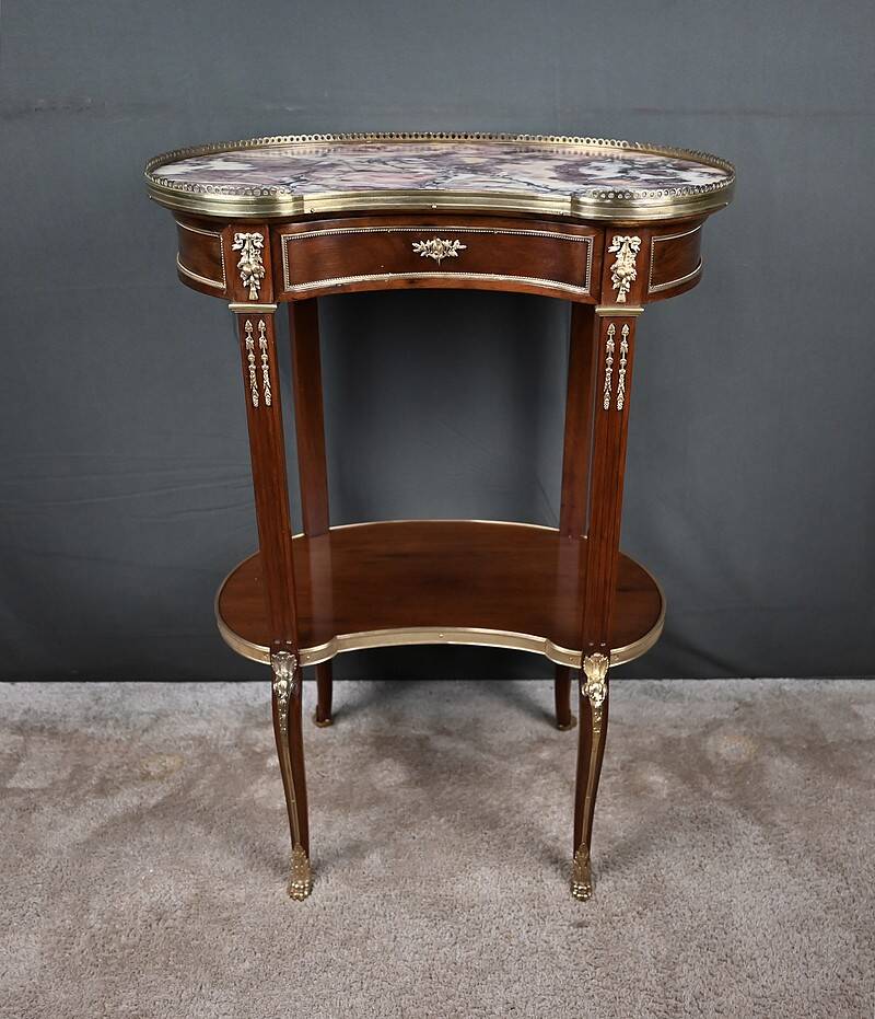 Small Kidney Table in Mahogany, Transition Style – Early 20th Century