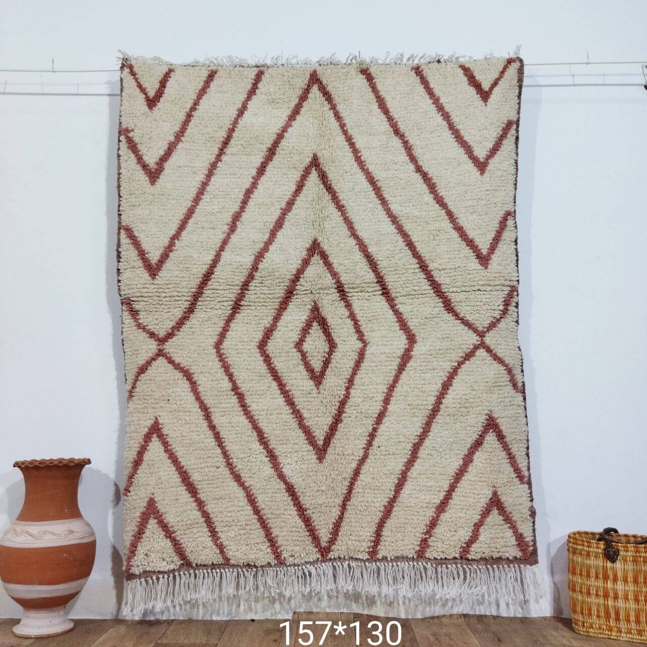 Handmade moroccan berber rug 157 x 130 cm