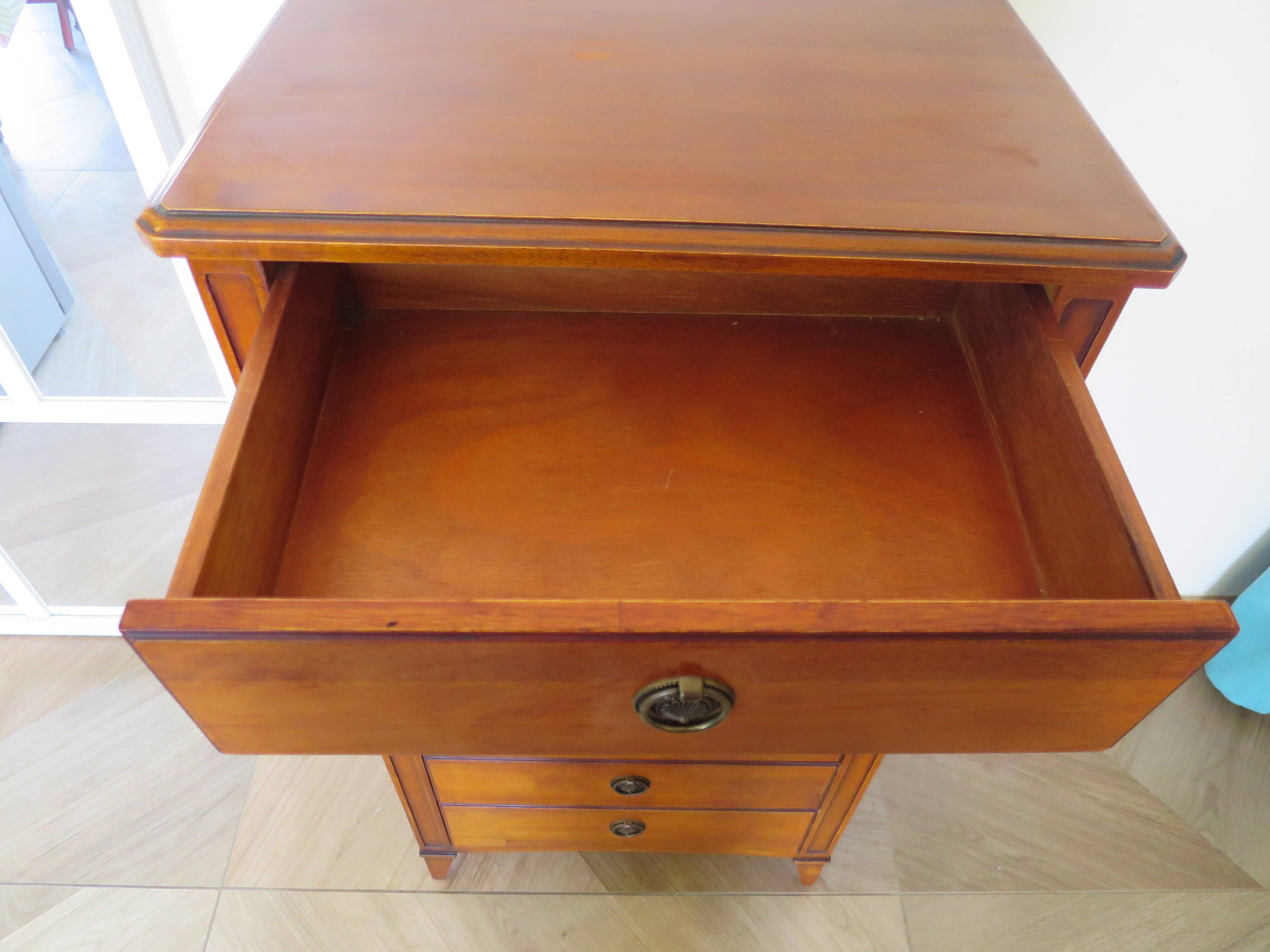 Semainier-Commode- 7 tiroirs-merisier-Style Louis Philippe-Pieds trapèze