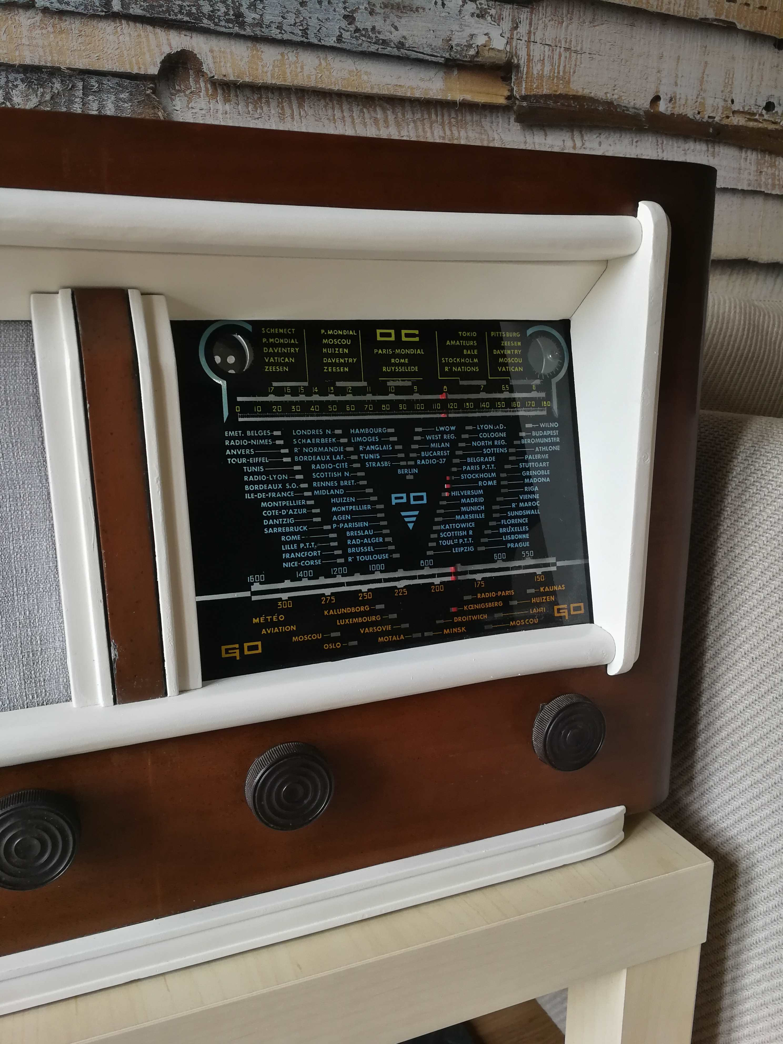 STIR radio station (1940 - 194 X) Wifi and bluetooth with google audio Chromecast