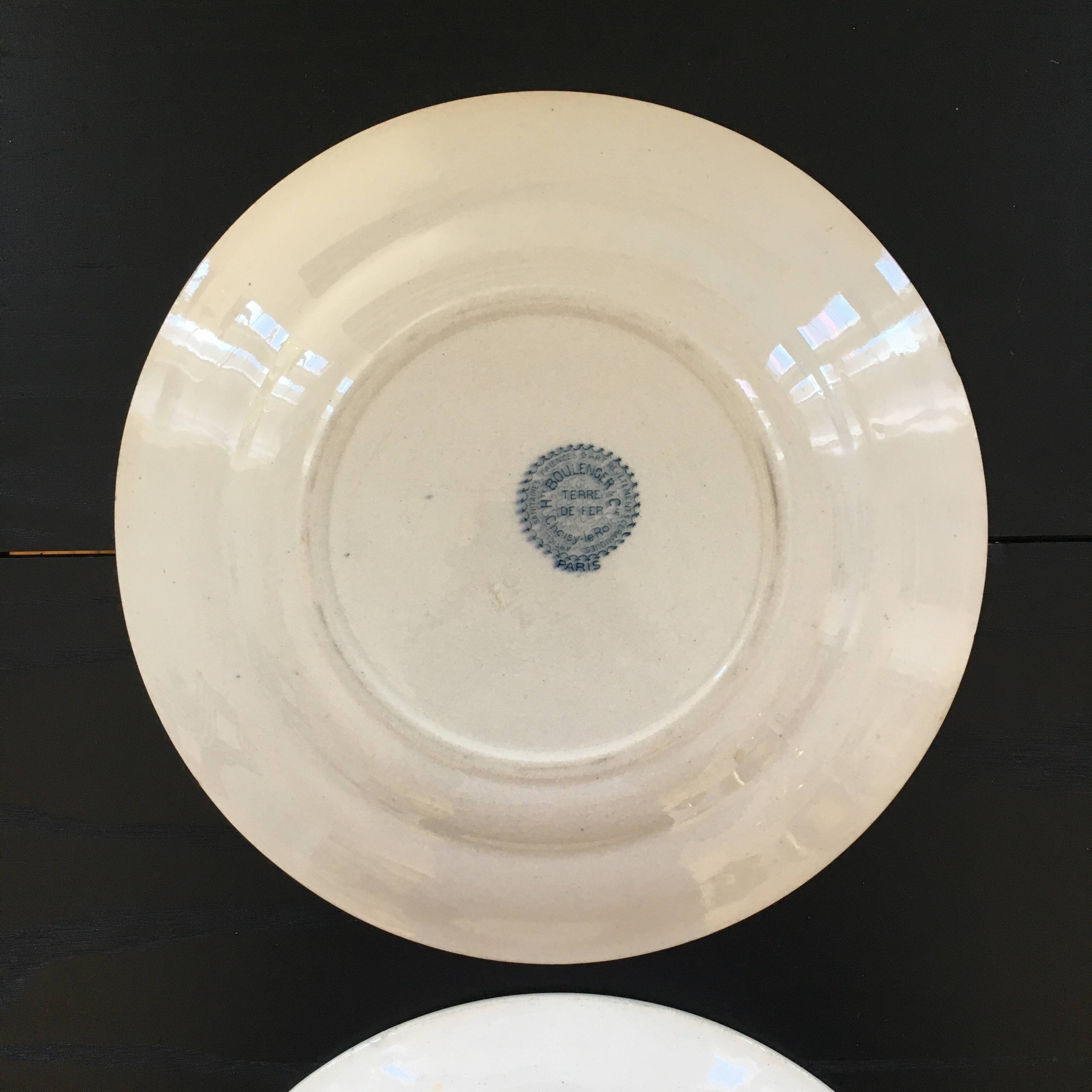 Pair of Terre de Fer plates
