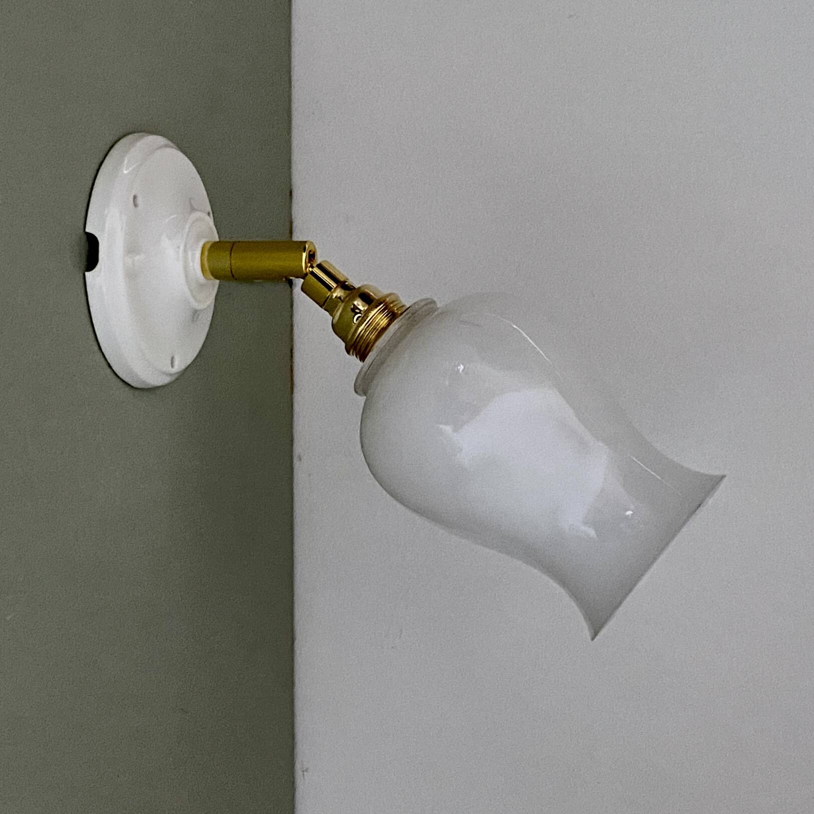 Vintage tulip wall lamp in white opaline