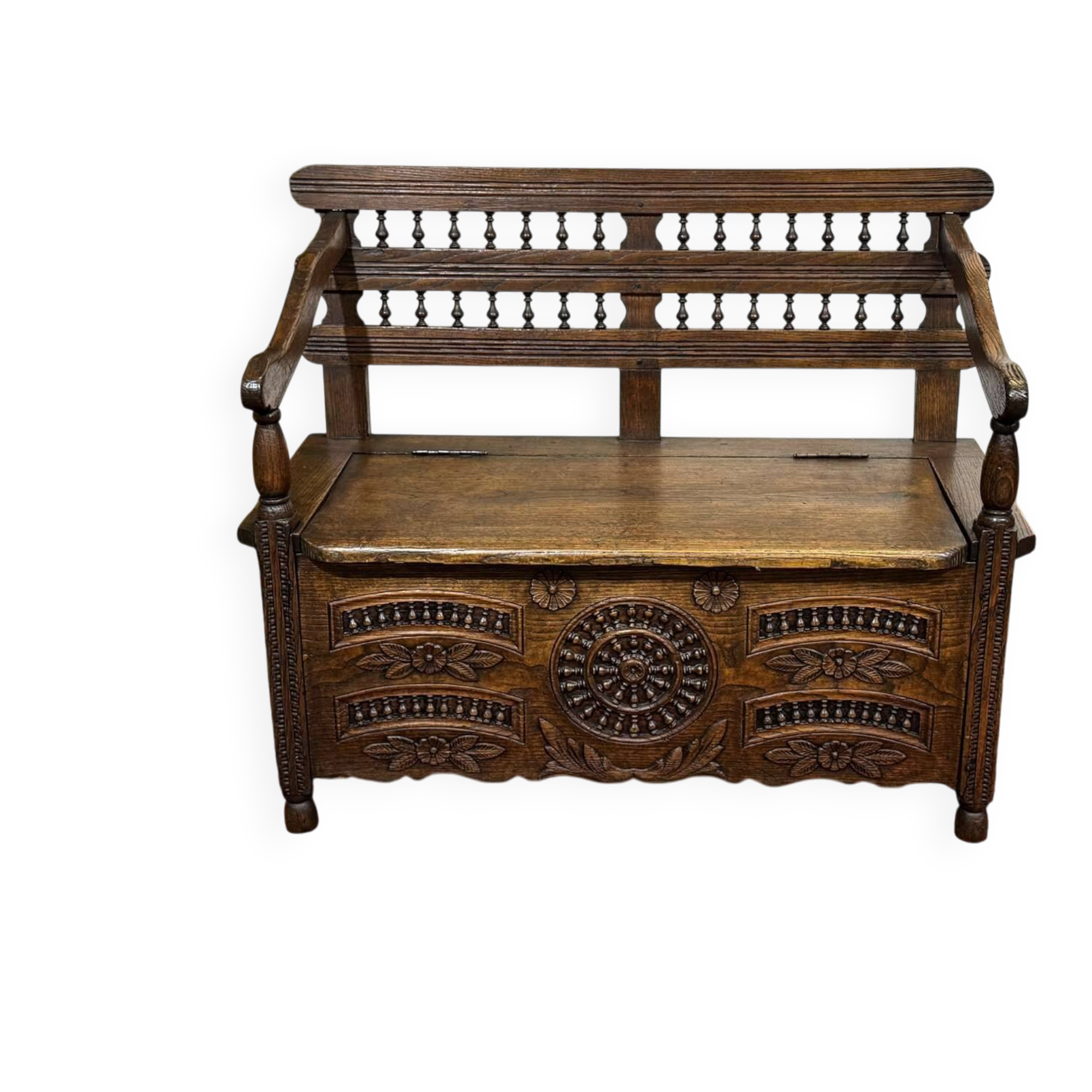 Chestnut bank chest from the 19th century.