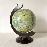 Globe terrestre vintage au style ancien