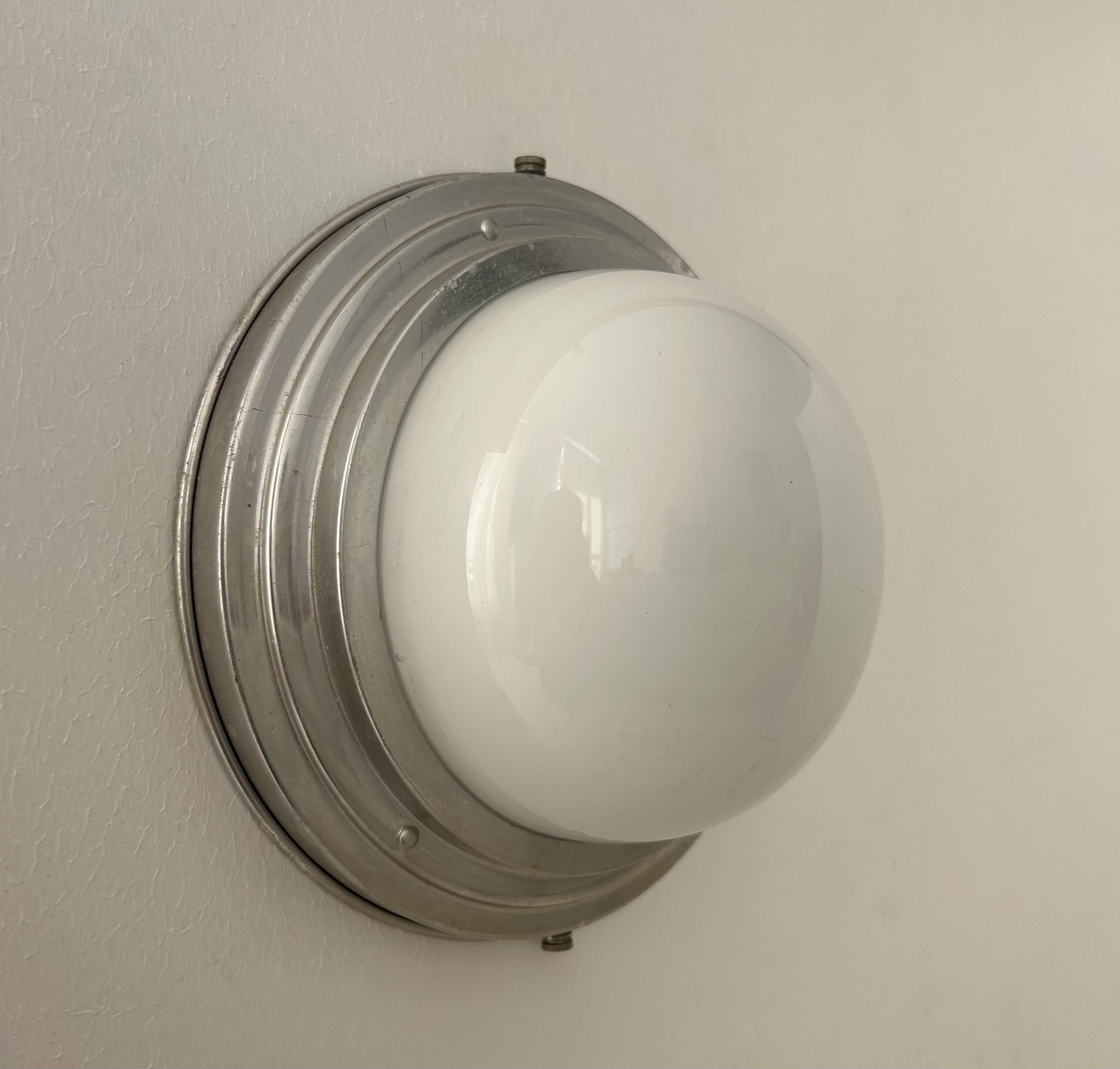 Vintage Art Deco wall lamp, chrome and opaline, France 1930