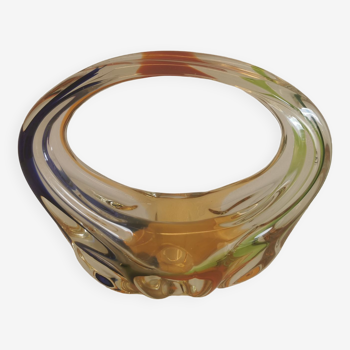 Glass bowl with the shape of a basket