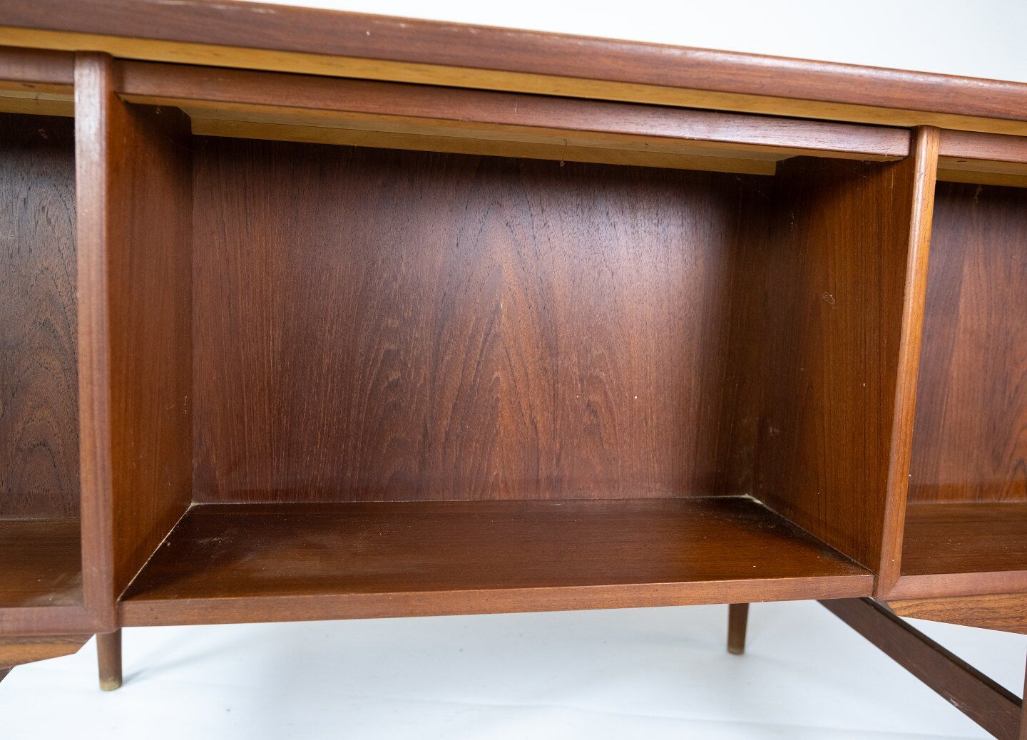 Desk in teak of danish design from the 1960s