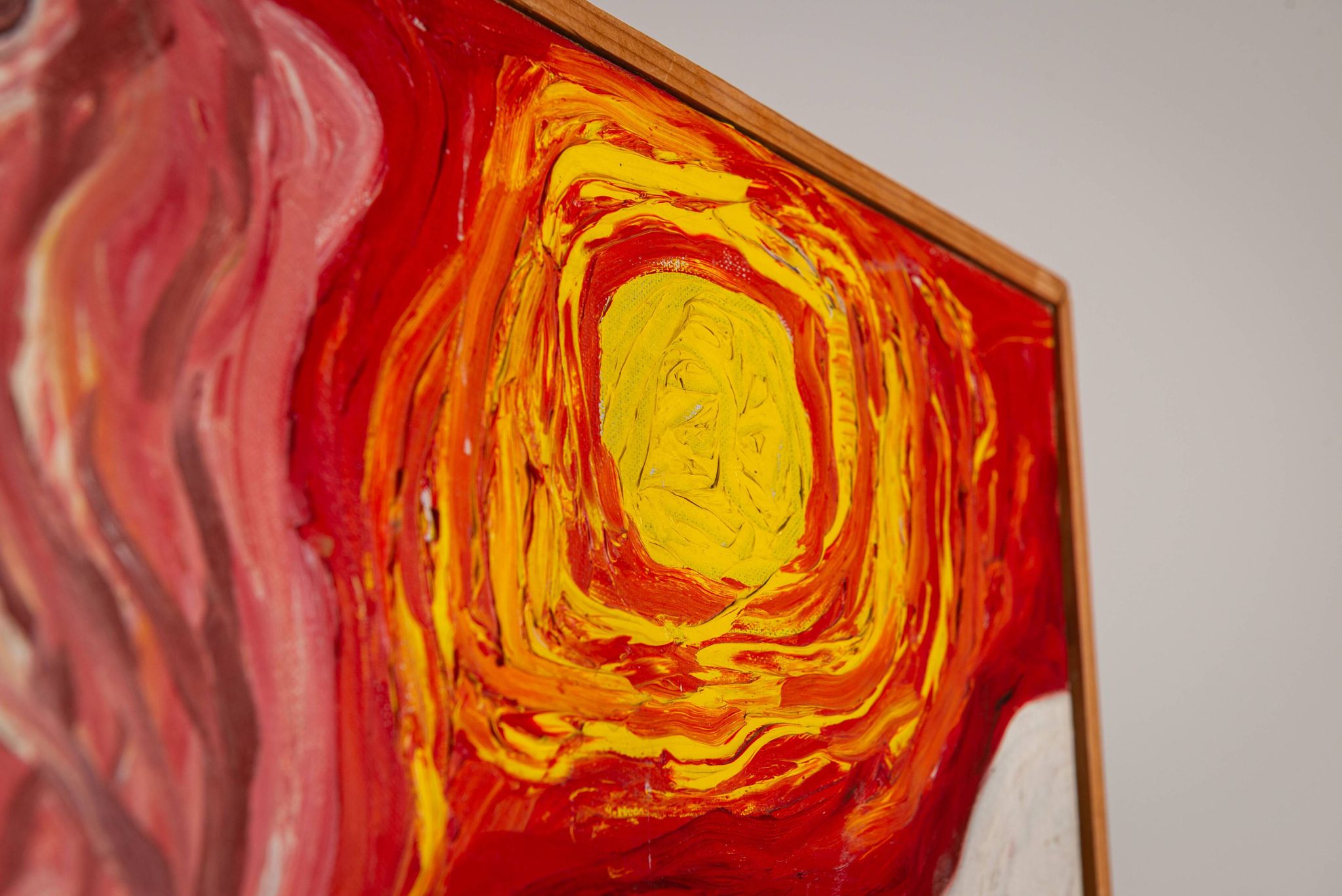 Peinture abstraite d'une figure au soleil