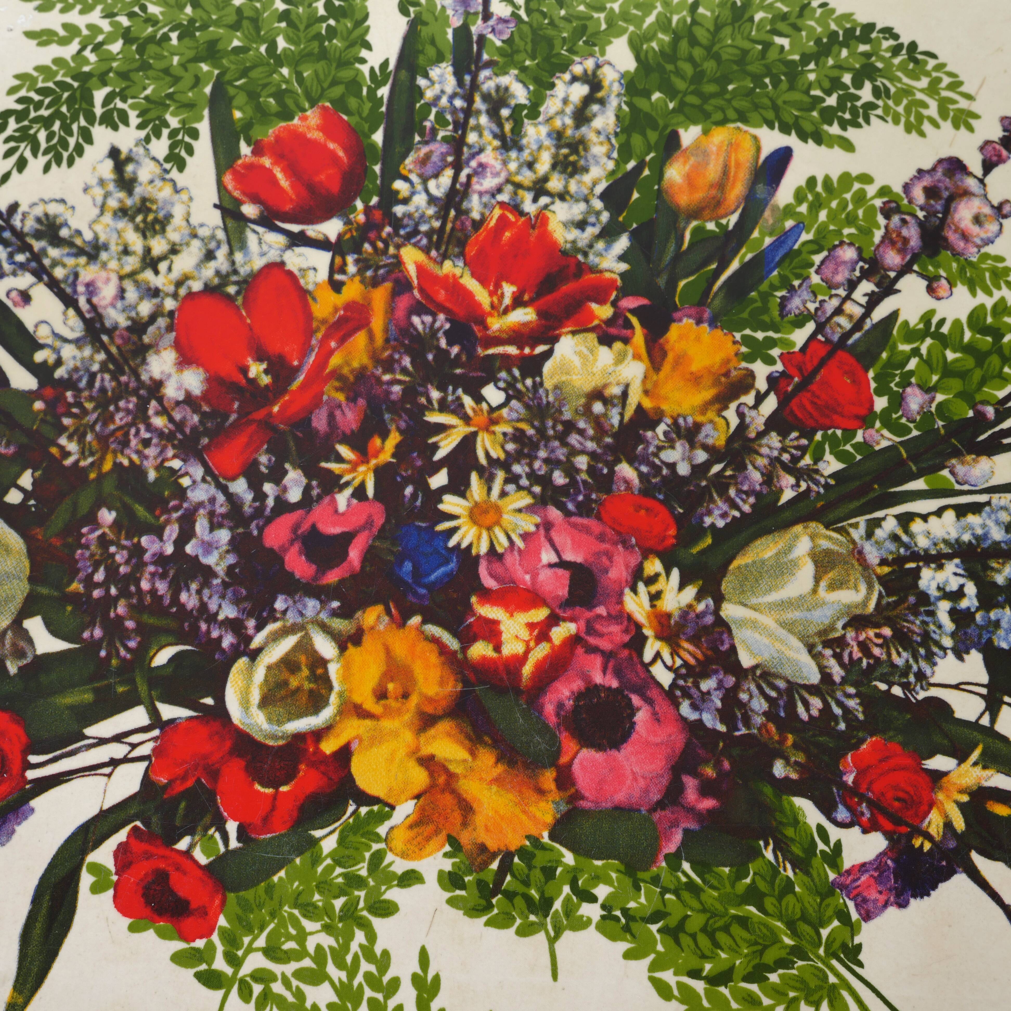 Table bass pattern floral spindle feet