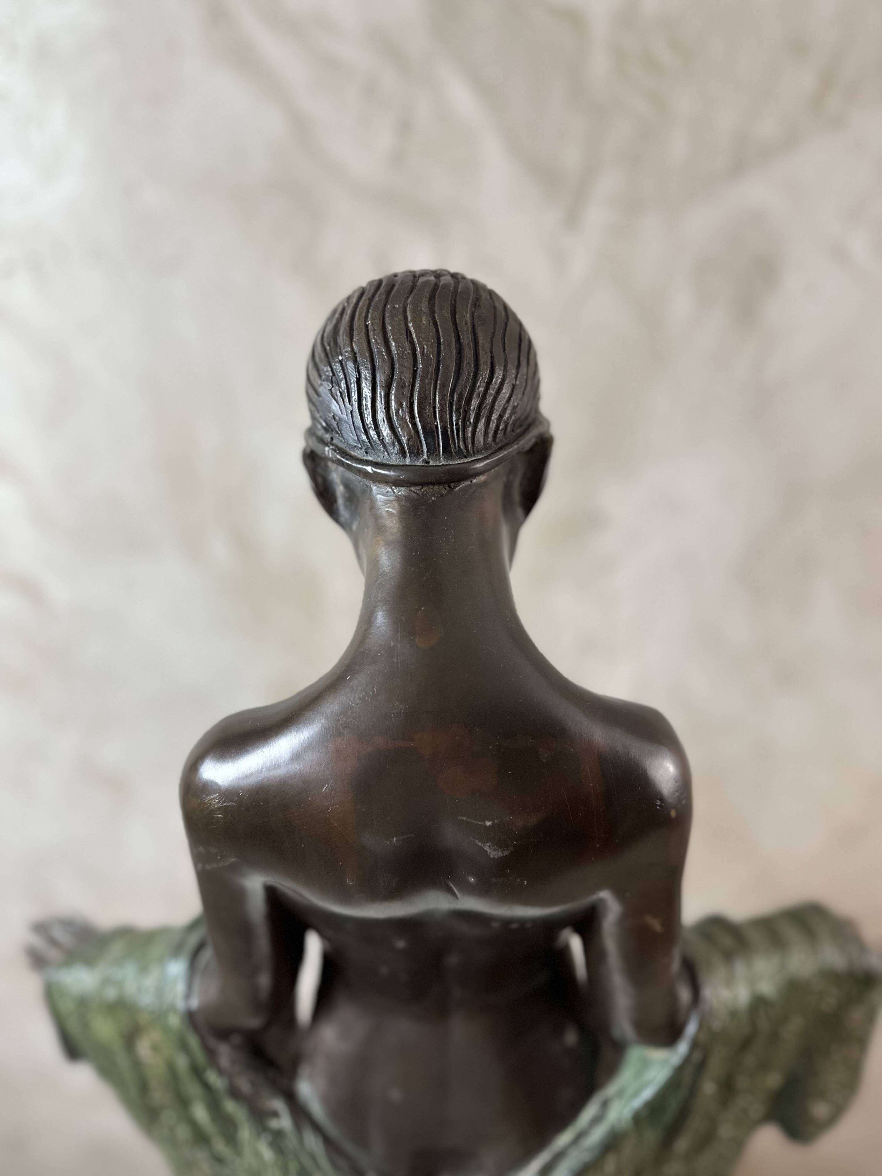 Sculpture art deco