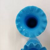 Paire de vases en opaline bleu