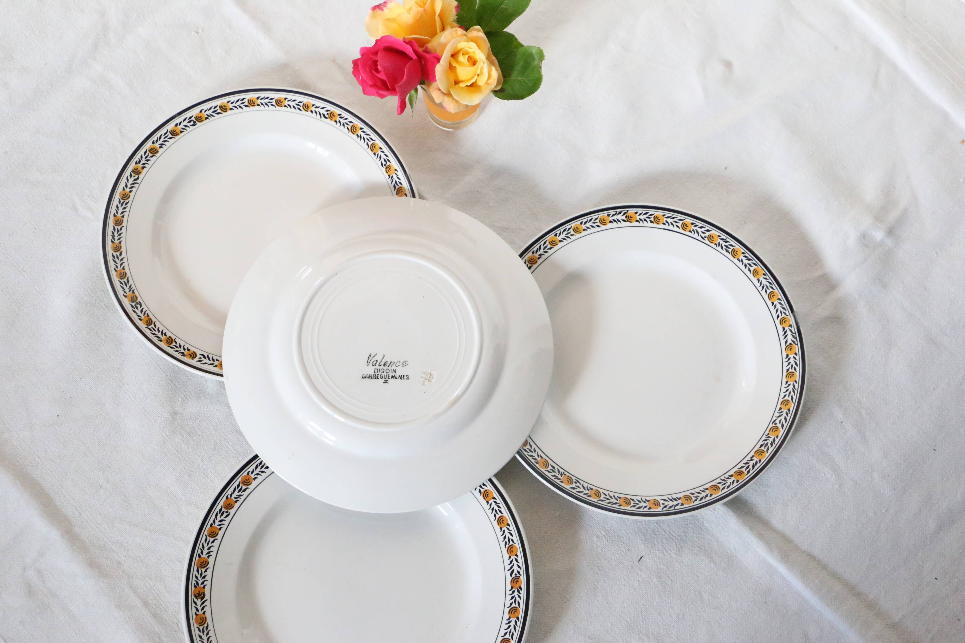 Ensemble de 4 assiettes plates, Digoin Sarreguemines, modèle Valence