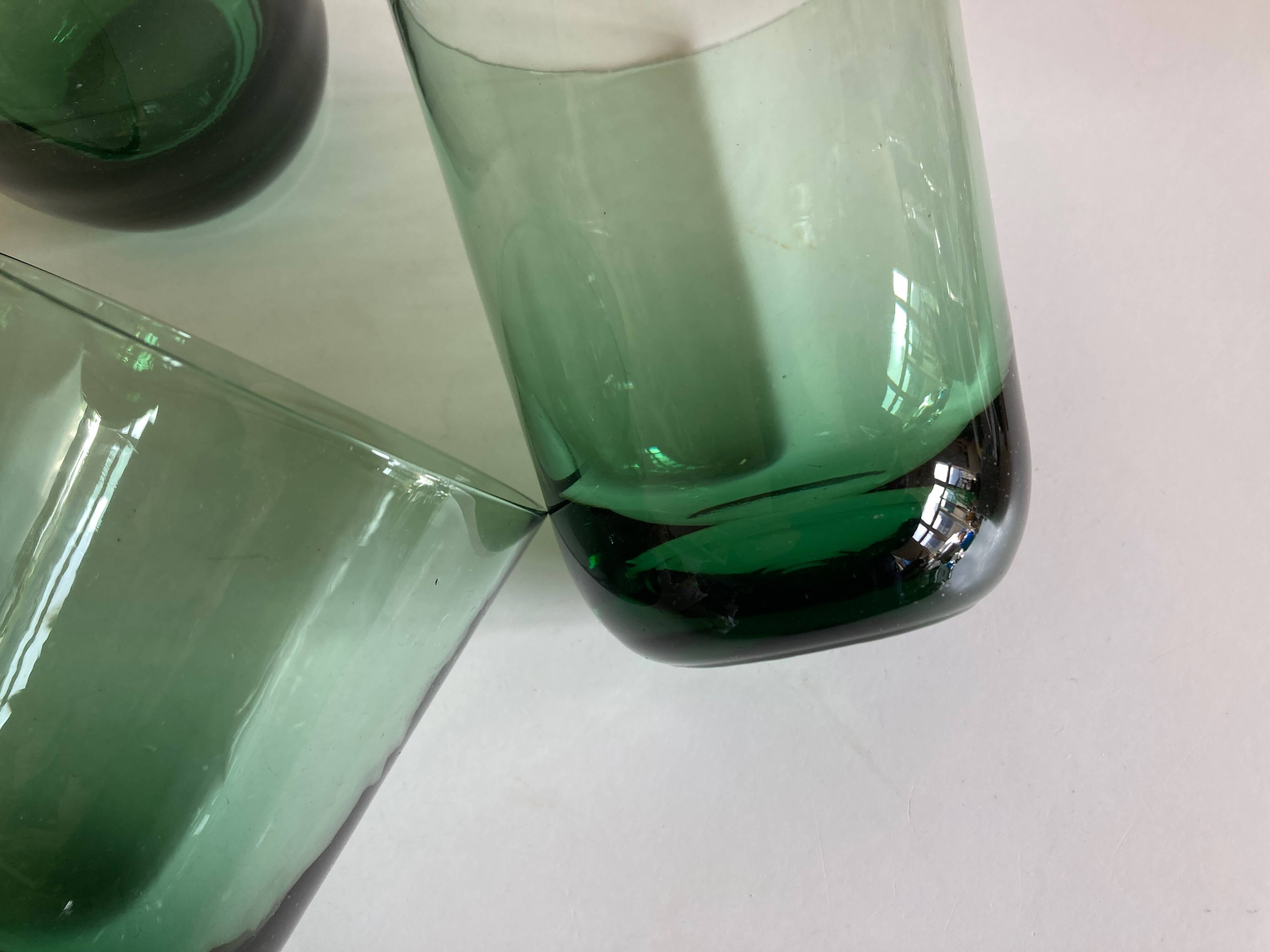 Set de 7 verres gobelets XXL en verre vert 1960