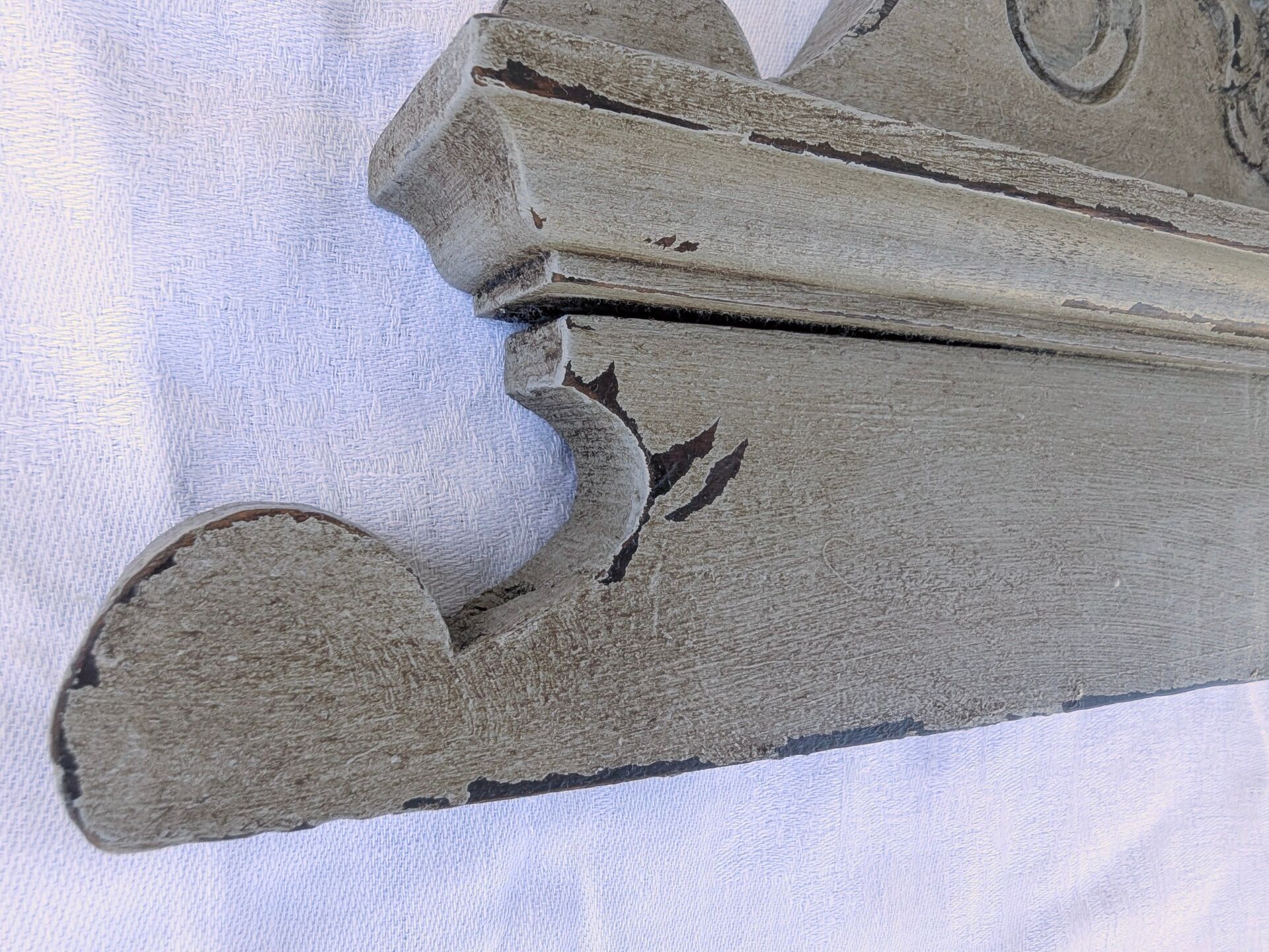 Ancient small wooden fronton carved shabby gustavian patina