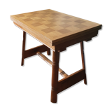 Extendable table Scandinavian design.