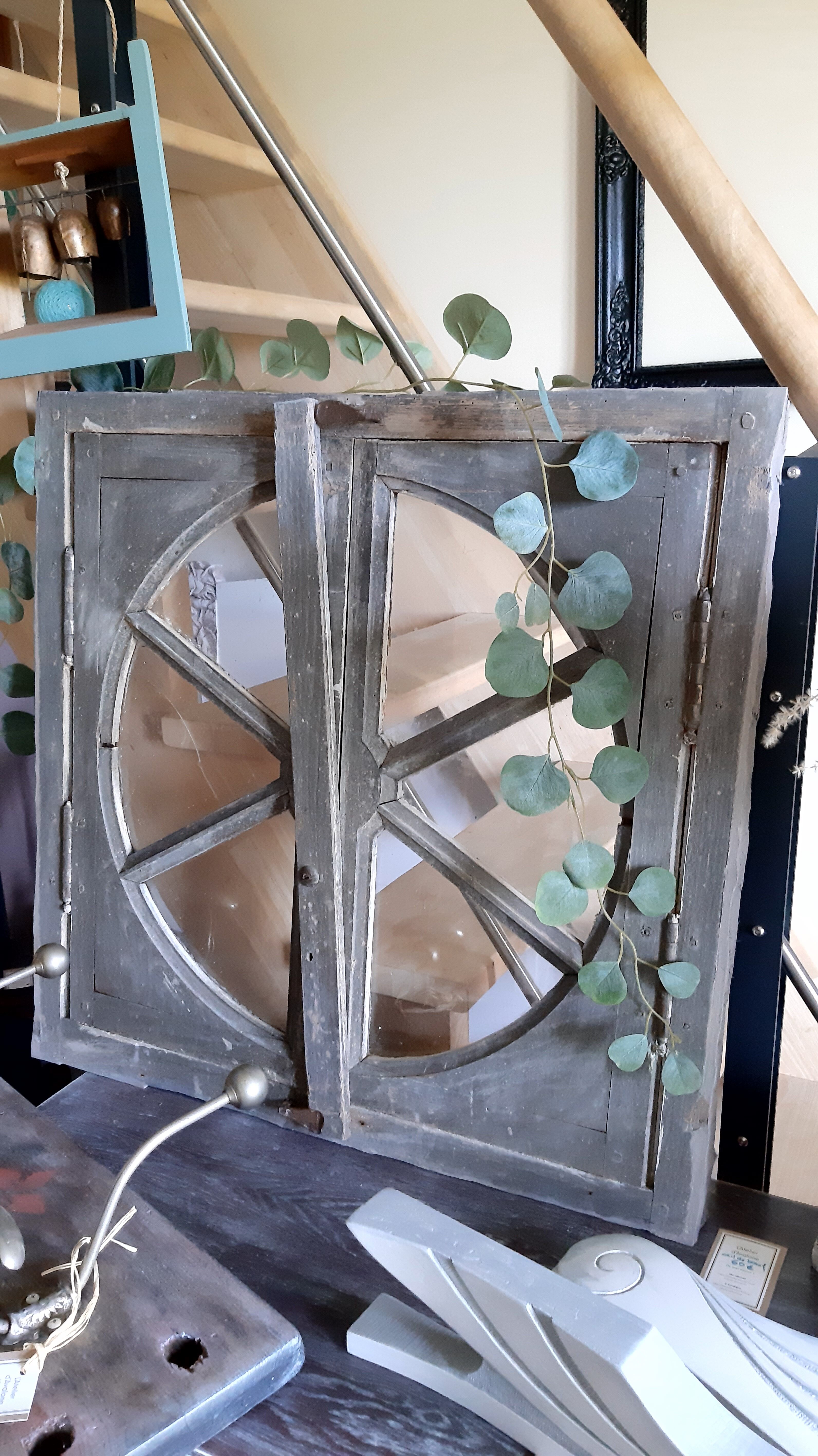 Vintage round ox eye window