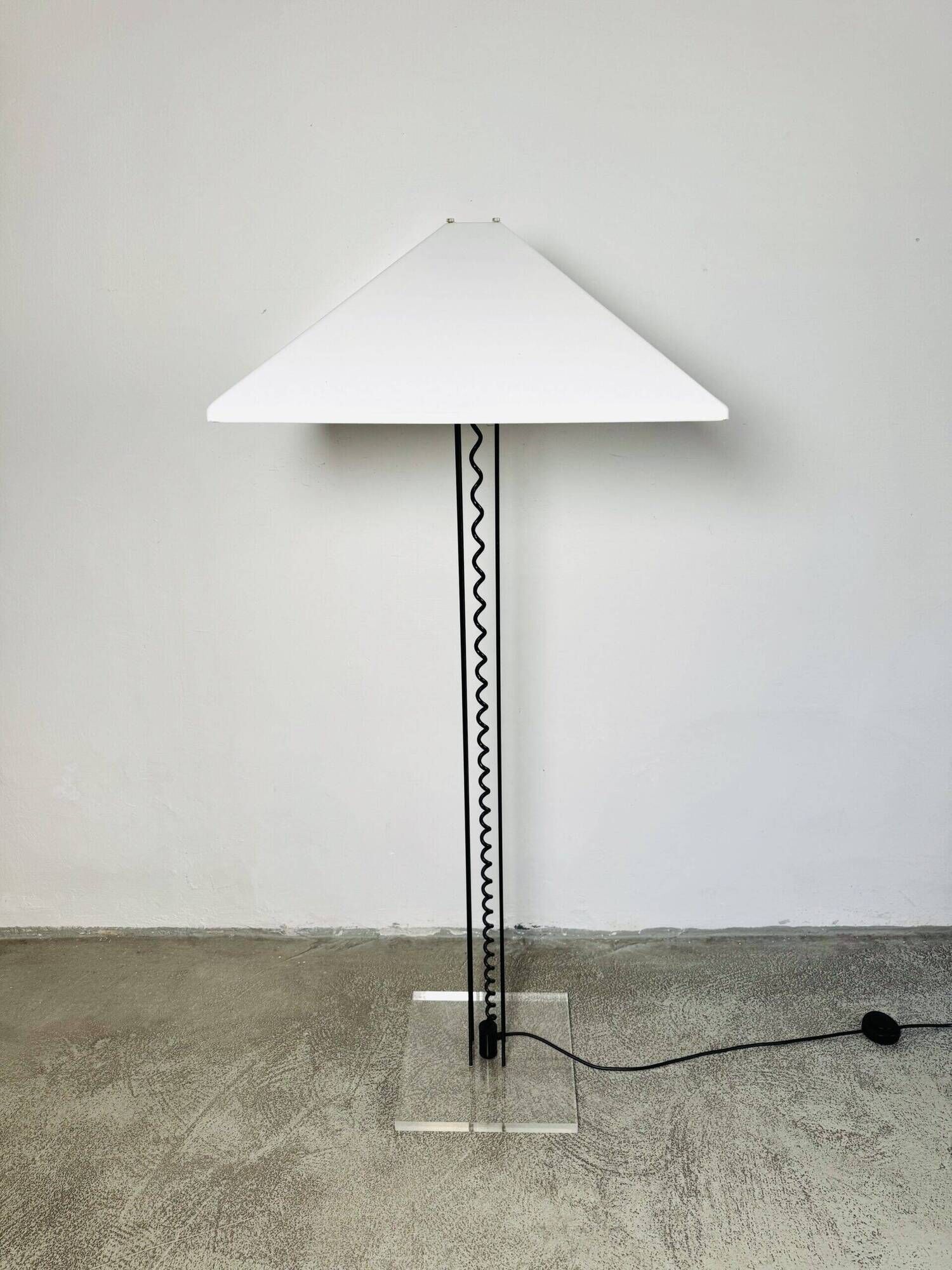 Sculptural Pyramid Floor Lamp In Acrylic By Harco Loor For Harco Loor Design, The Netherlands, 1980S