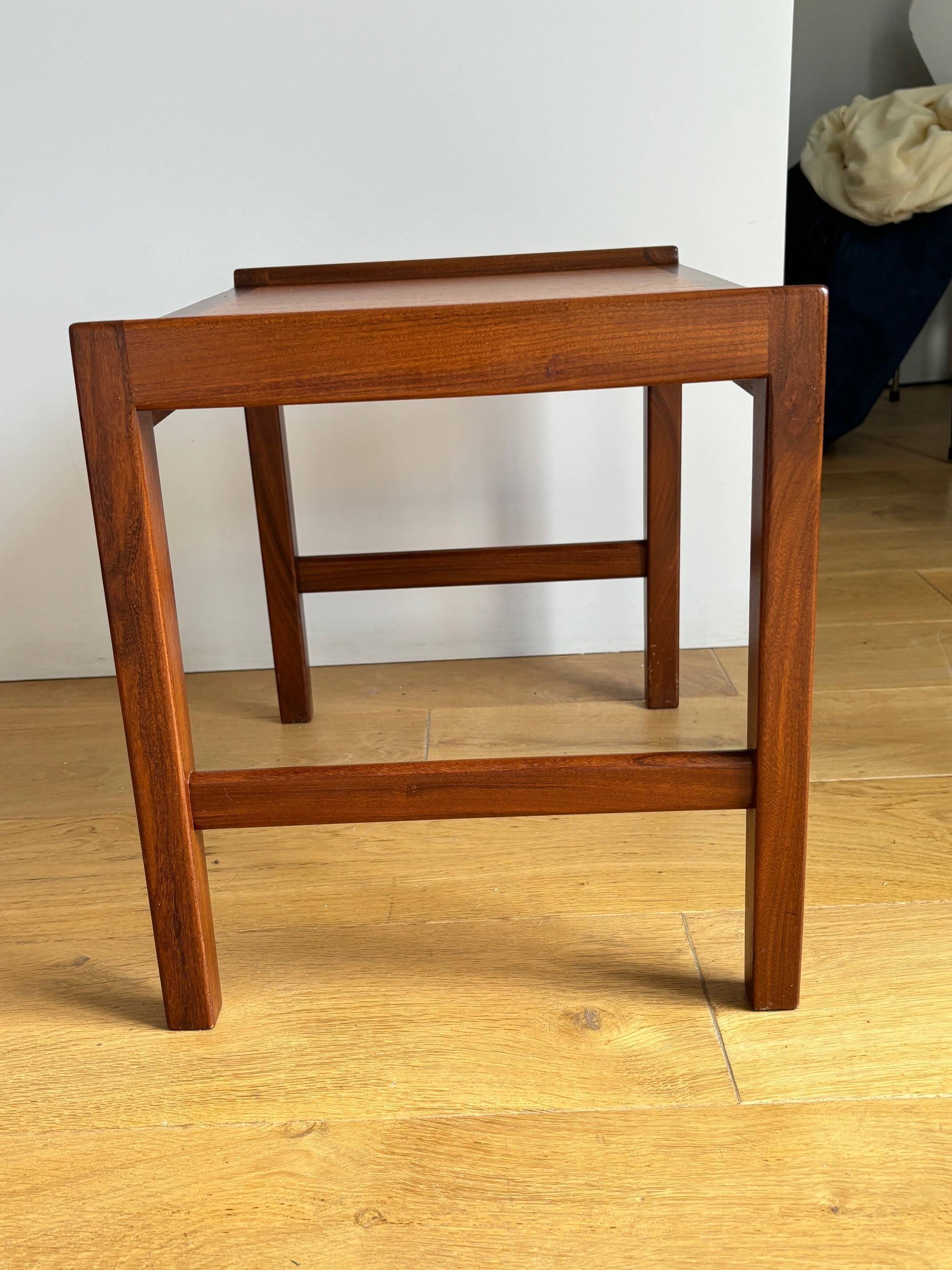 table de chevet ou d'appoint teck et palissandre - Suède années 50/60
