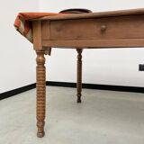 Walnut silk table 1900