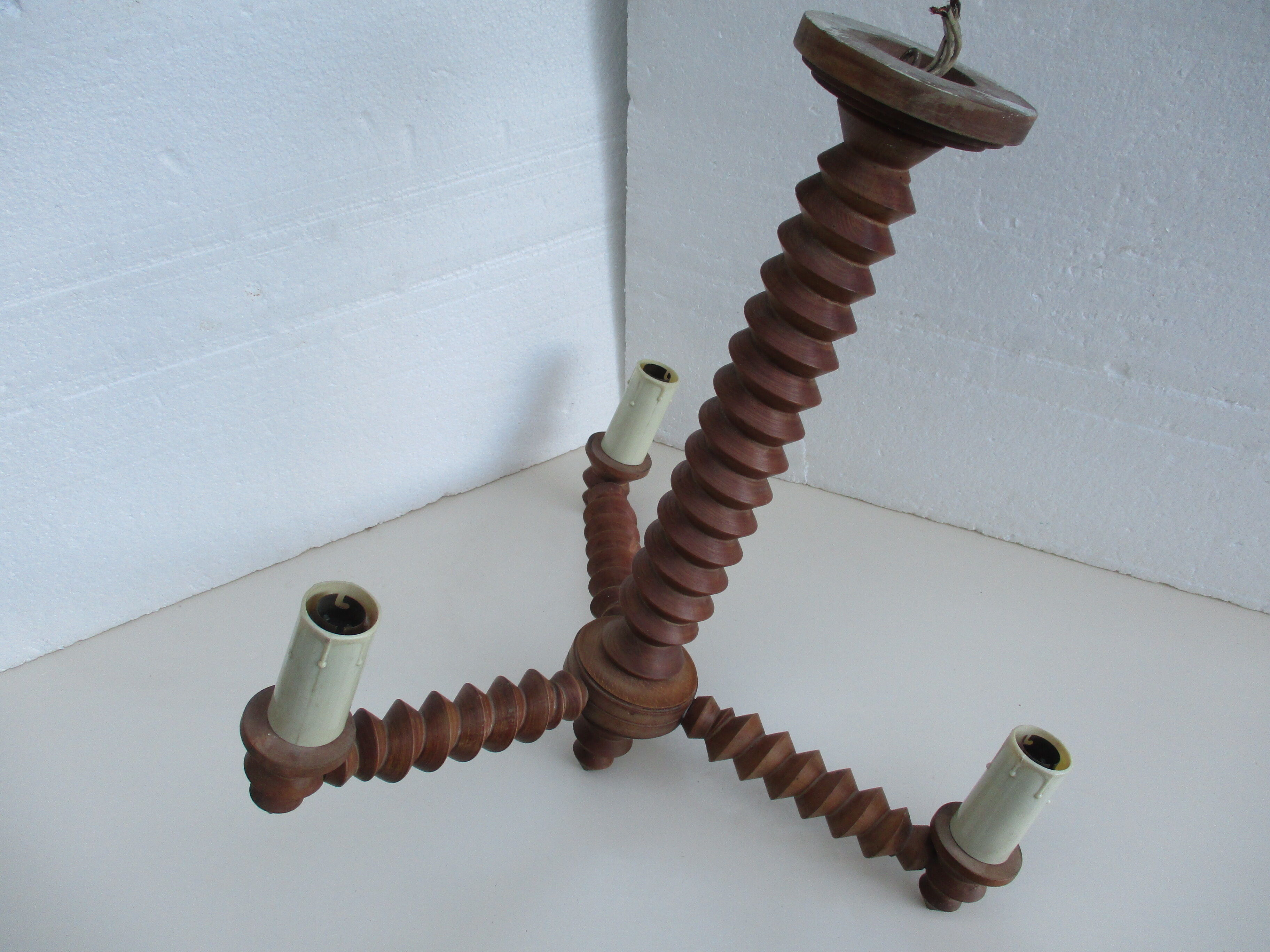 Lustre - wood applique, press screw