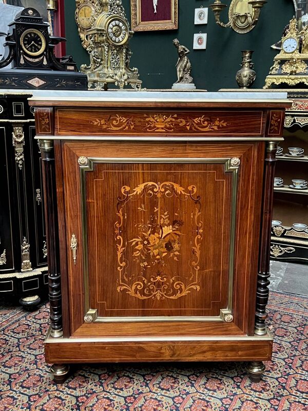 Commode de style Louis XVI