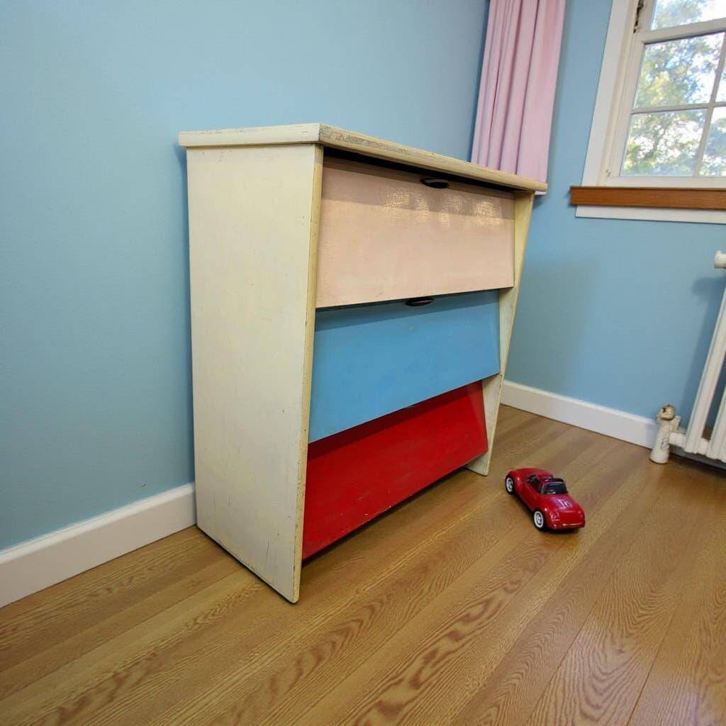 Armoire à chaussures, meuble à abattants vintage en bois de couleur