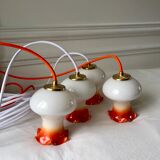 Ensemble de 4 suspensions tulipes en opaline orange dégradé fil orange et blanc années 70