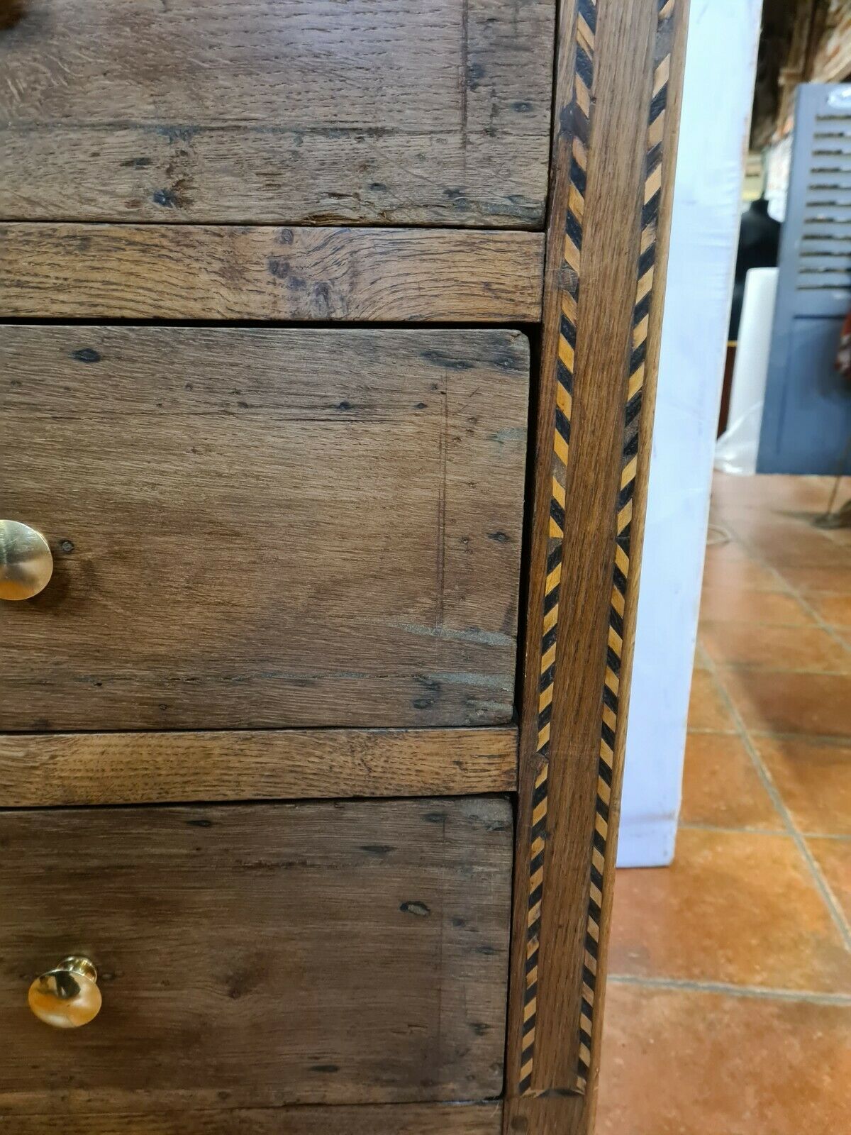18th oak chest of drawers