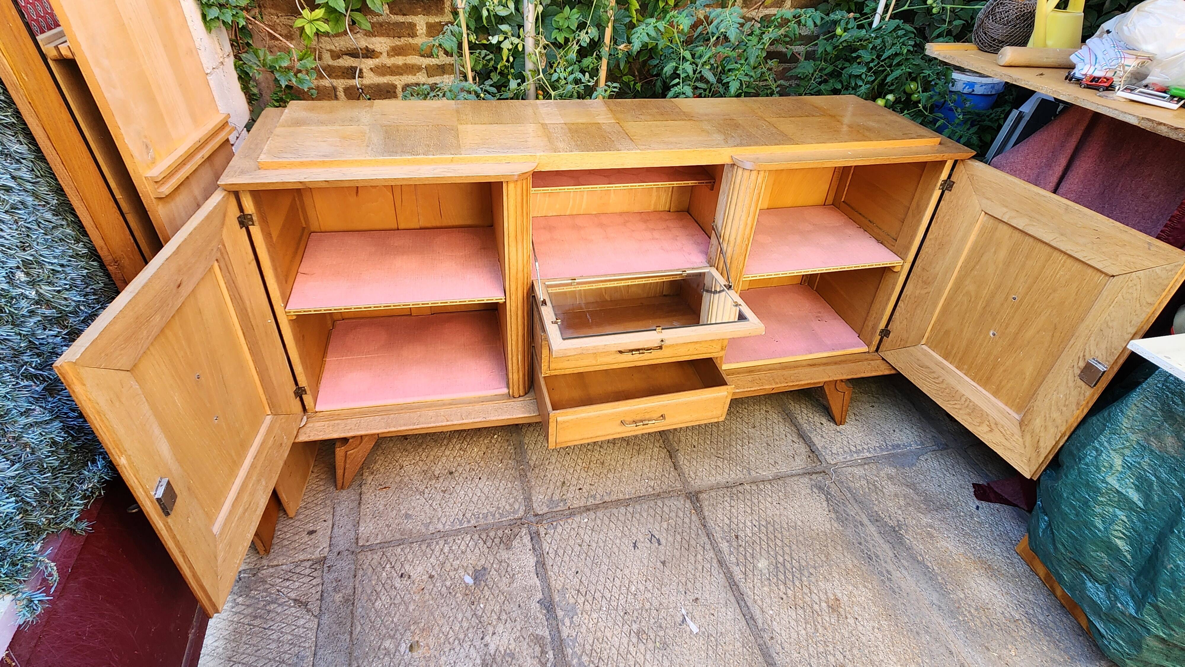 Magnifique grand buffet bas vintage en bois