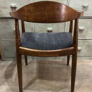 Fauteuil scandinave dans le style de Wegner Hans.