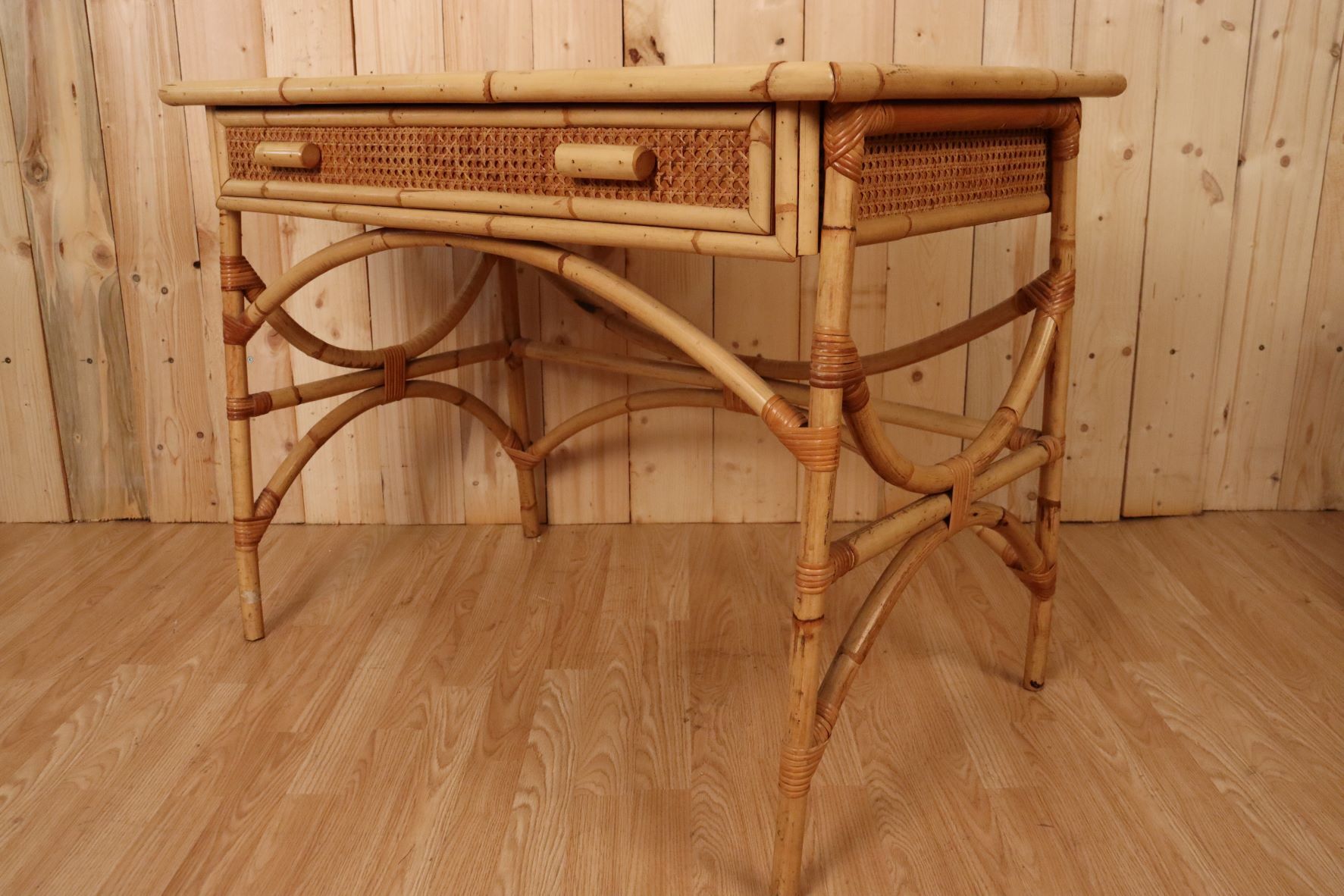 Rotin & cannage office